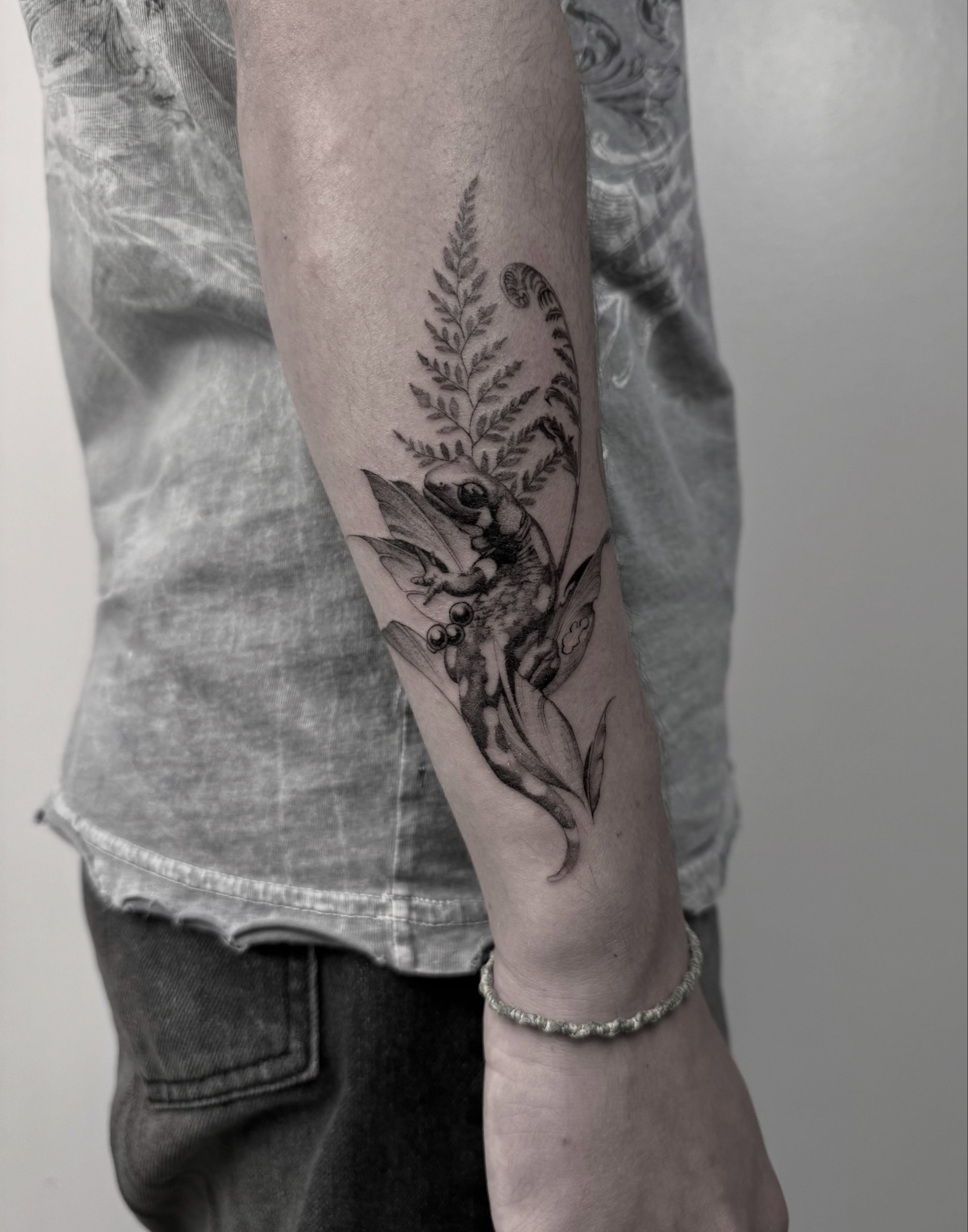Tattoo by @hellishxtattoos โ black_and_grey