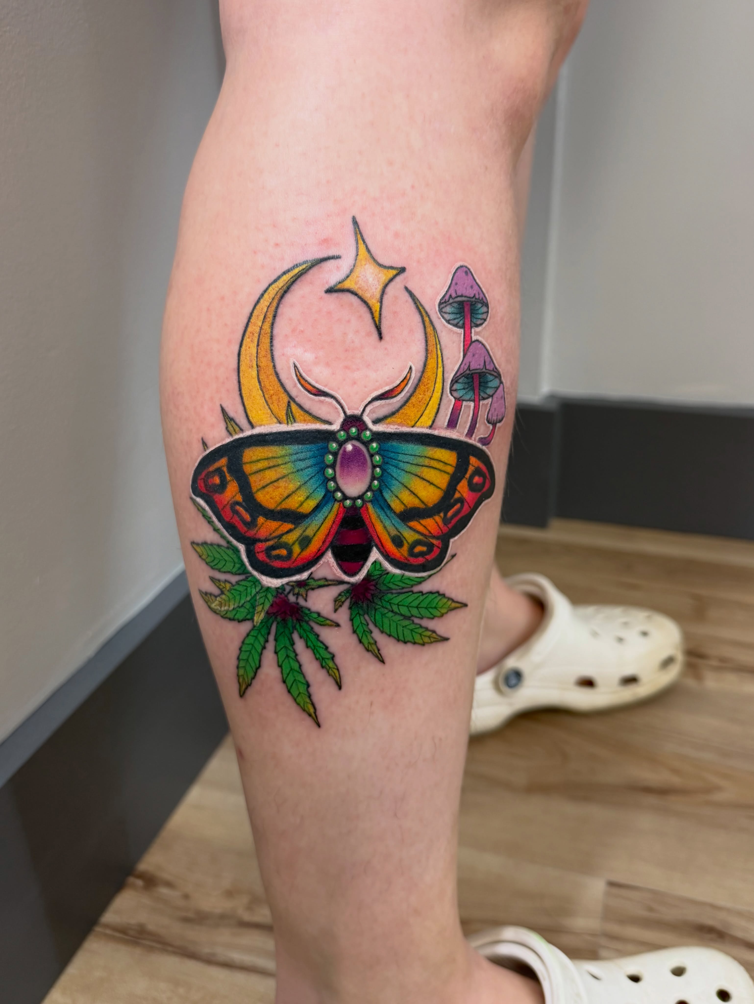 Tattoo by @trashcat.tattoos — new_school, dotwork