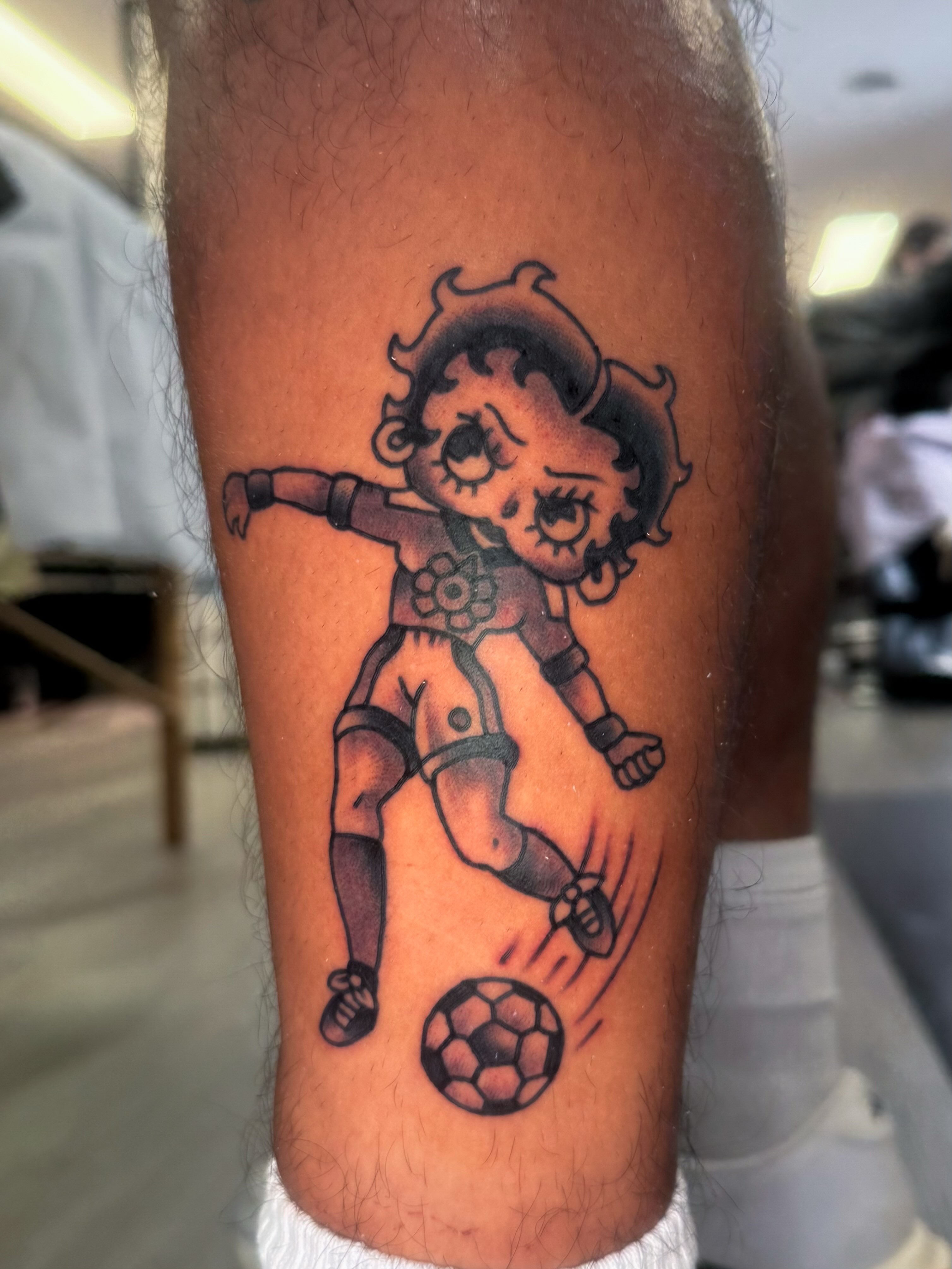 Tattoo by @mindinchainstattoos — american_traditional