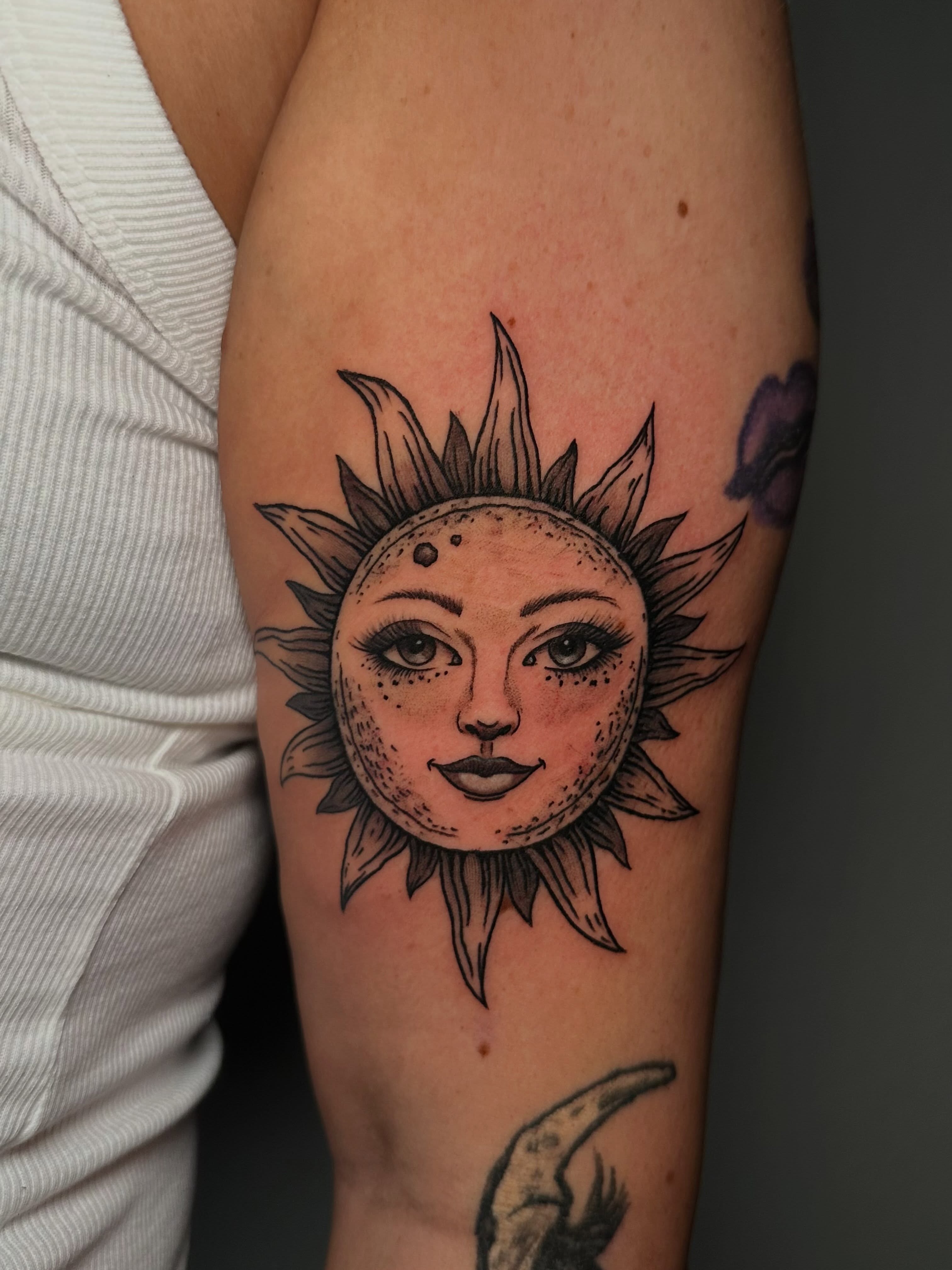 Tattoo by @elexus_tattoos — dotwork, realism