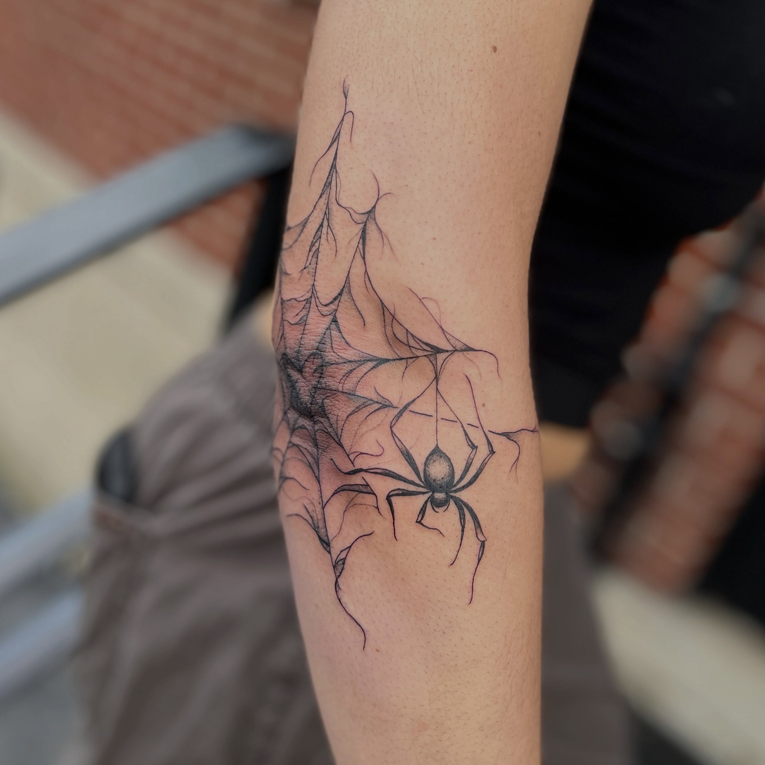 Tattoo by @sarahbellzebub — black_and_grey