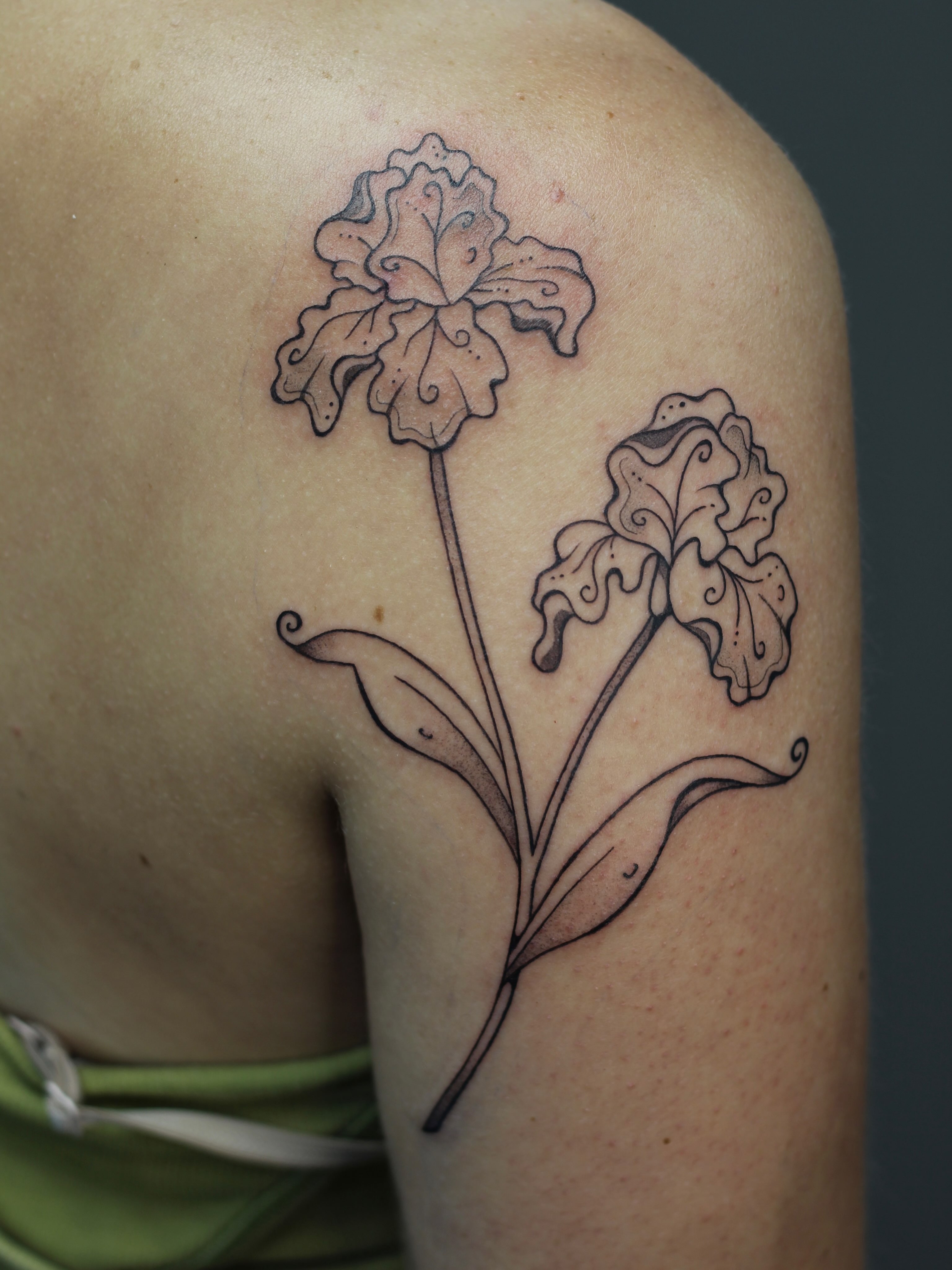 Tattoo by @amandaktattoos — black_and_grey