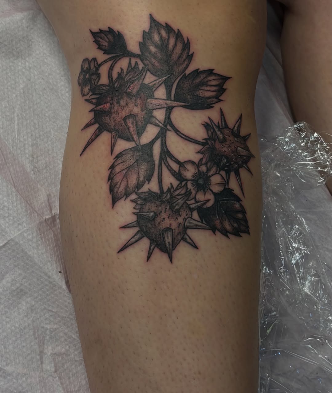 Tattoo by @dr34msc4pes — black_and_grey