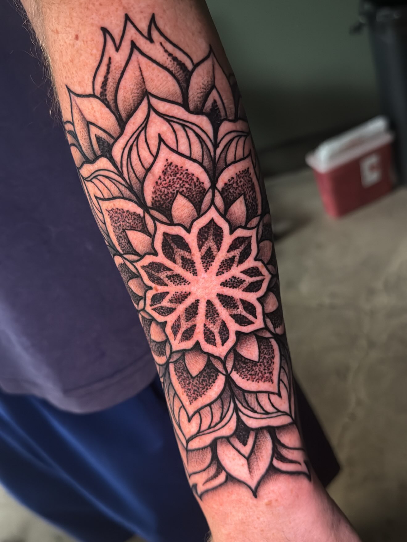 Tattoo by @kee.tattoos — dotwork, geometric
