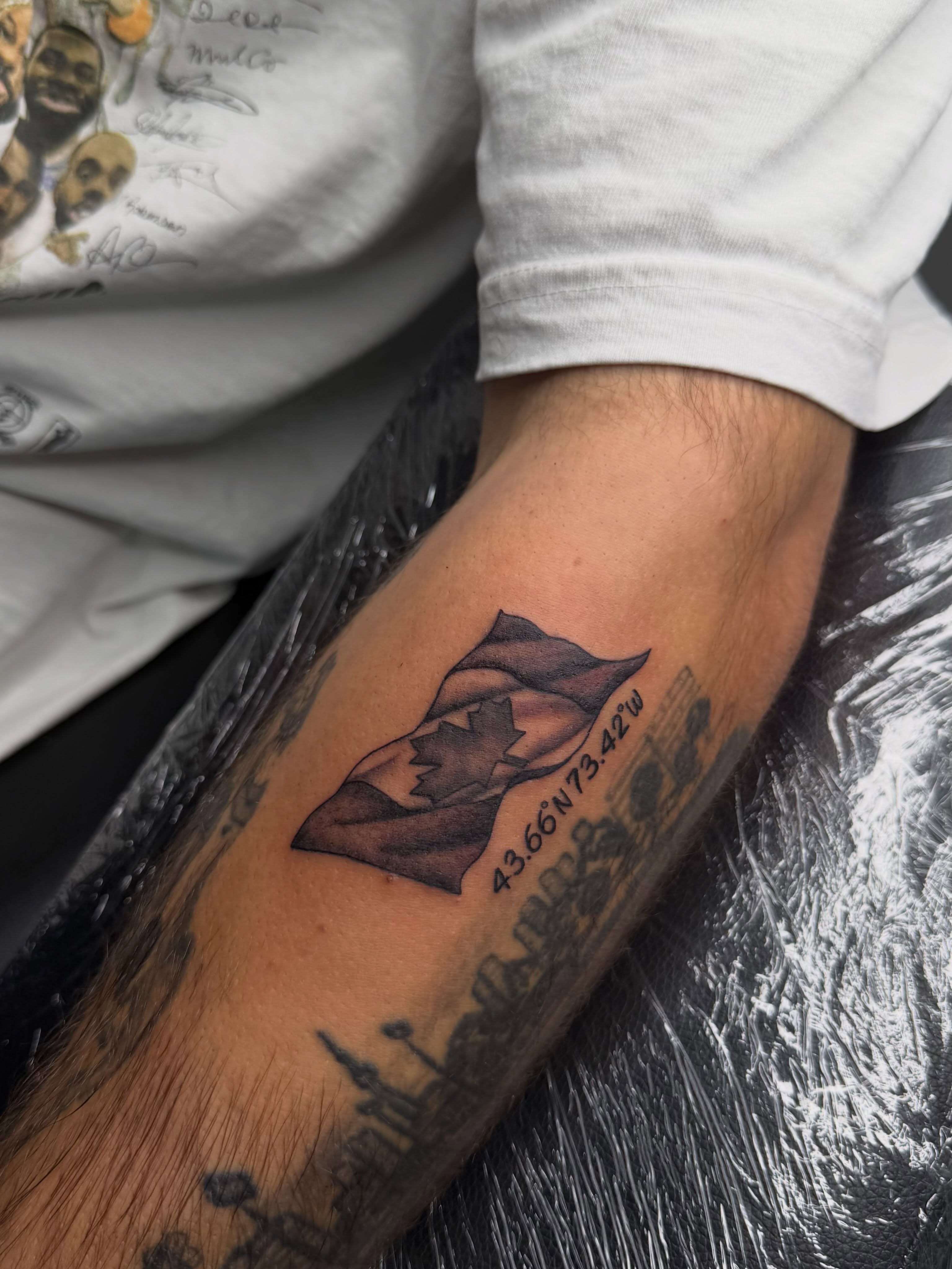 Tattoo by @markedbykris — black_and_grey