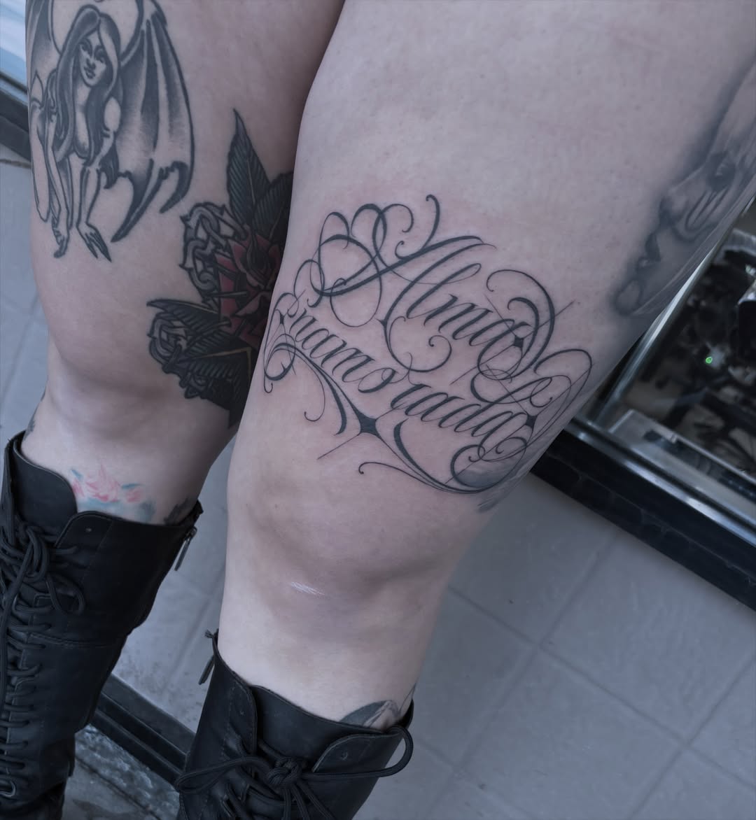 Script lettering lettering script tattoo on the thigh by ๐ฏ๐๐๐๐๐๐๐๐ ๐ฒ๐๐๐๐๐๐๐ โ โ๐พ๐๐ฎ๐ด๐ฌโ โ