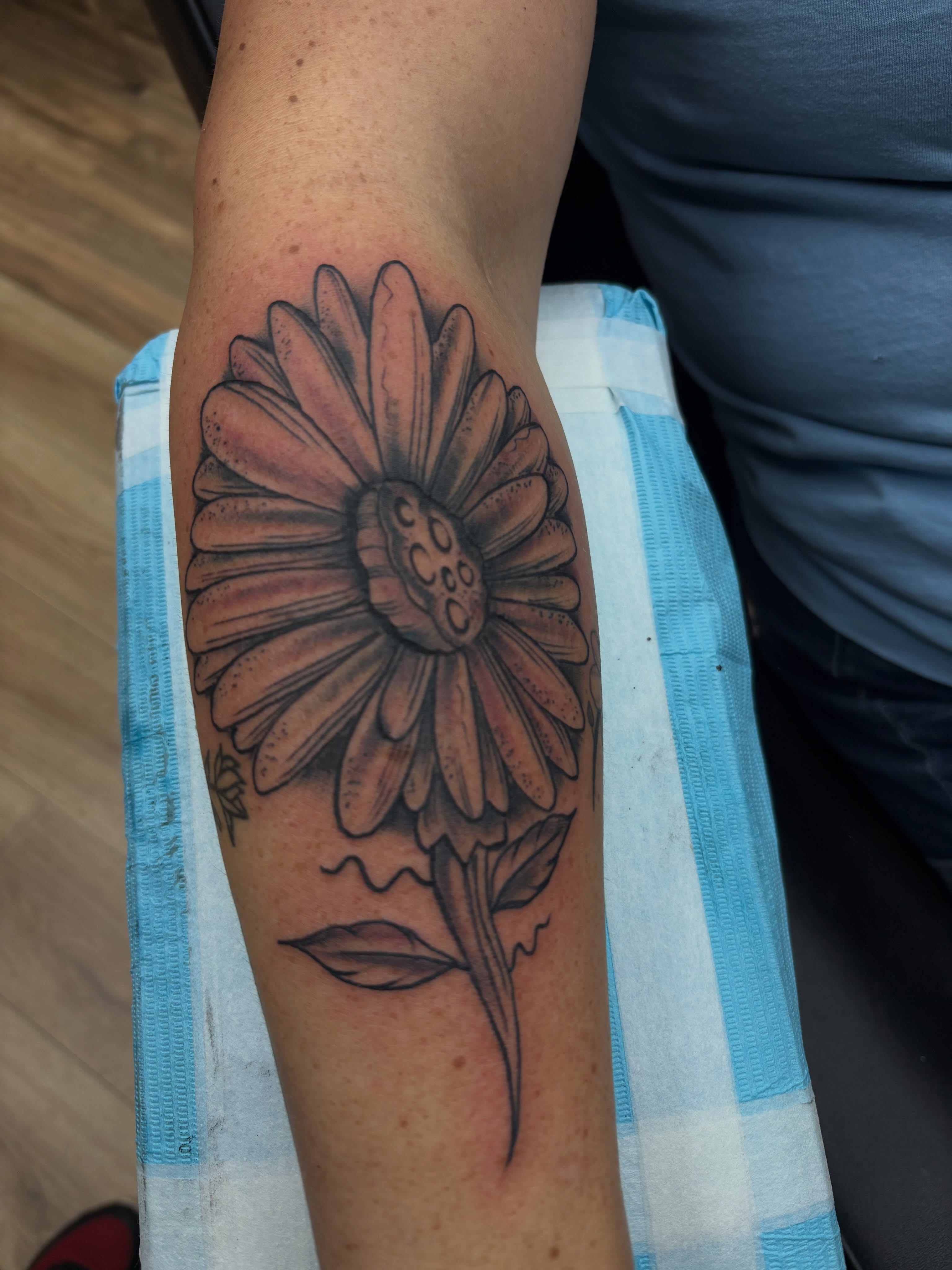 Tattoo by @tommygunz_tatt00er — realism