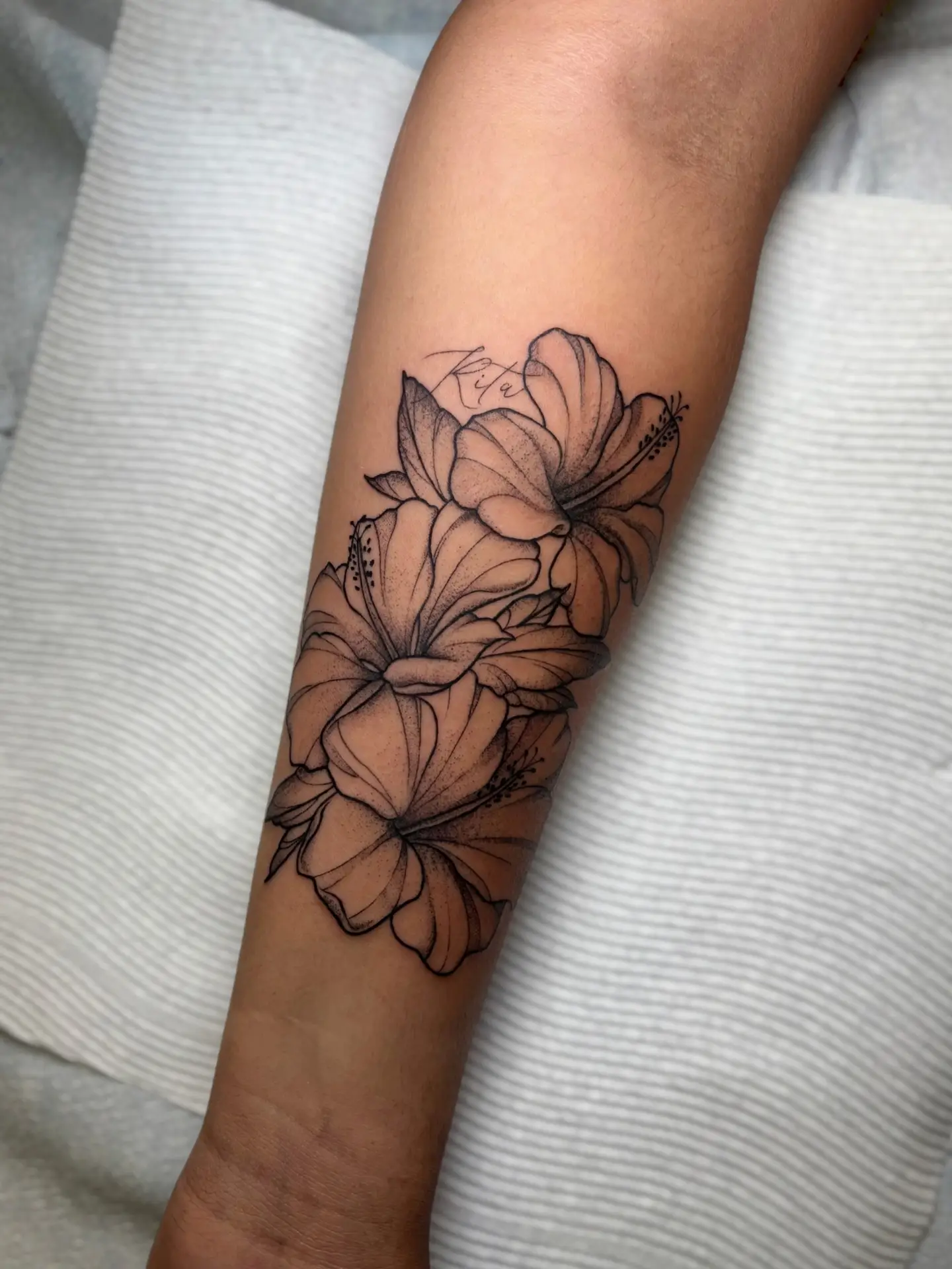 Tattoo by @msbeetattoos β black_and_grey