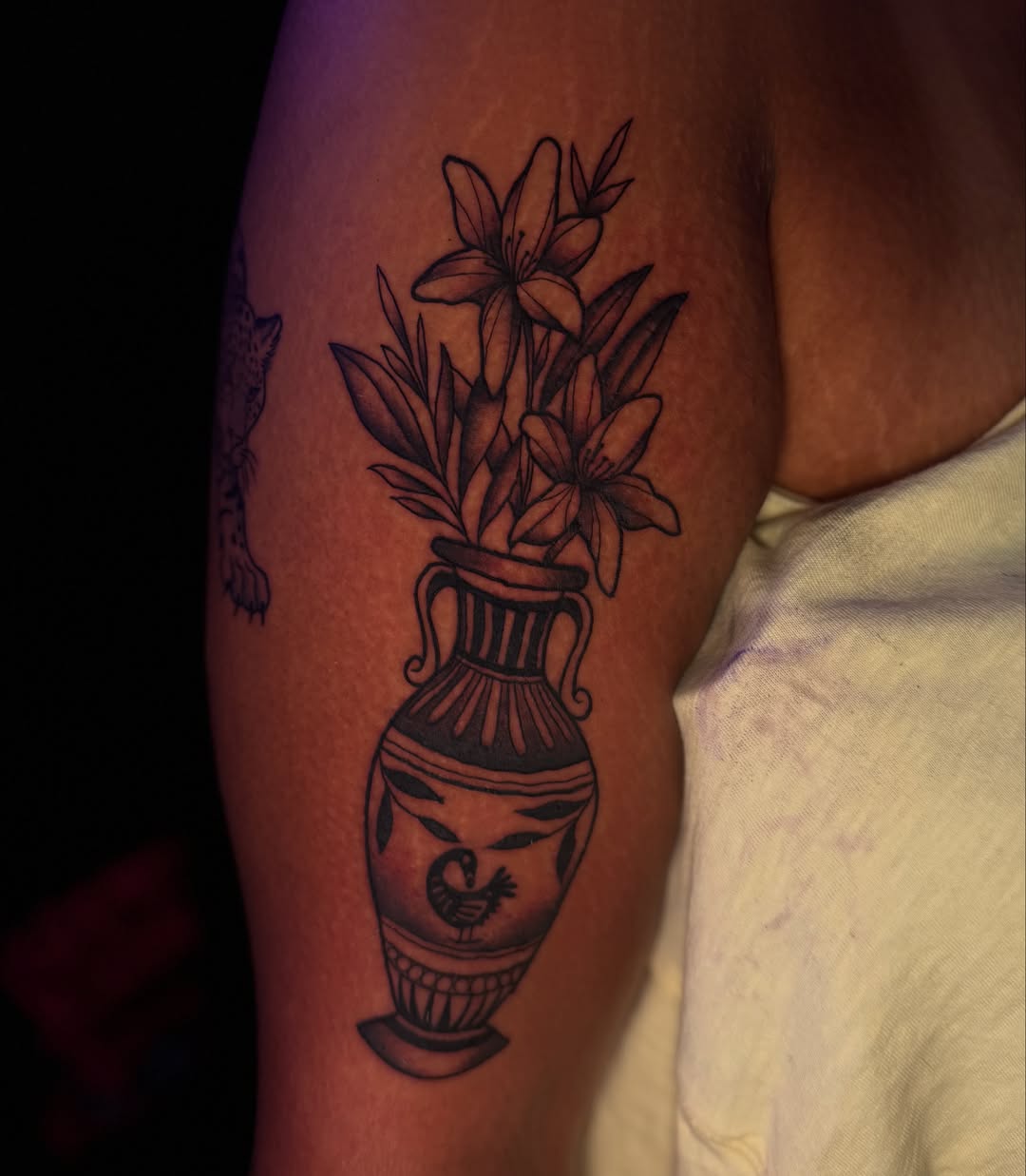 Tattoo by @divi.nediamonds — black_and_grey