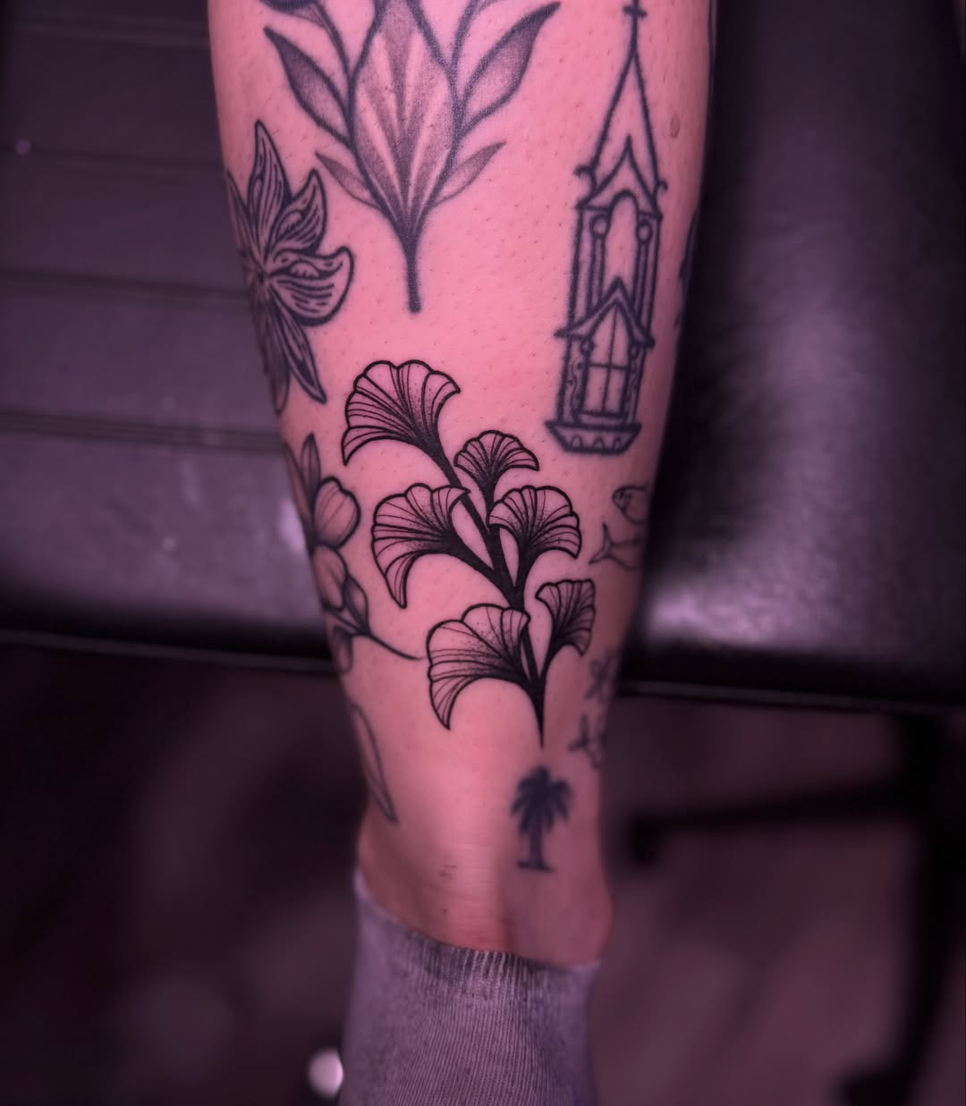 Tattoo by @divi.nediamonds — black_and_grey