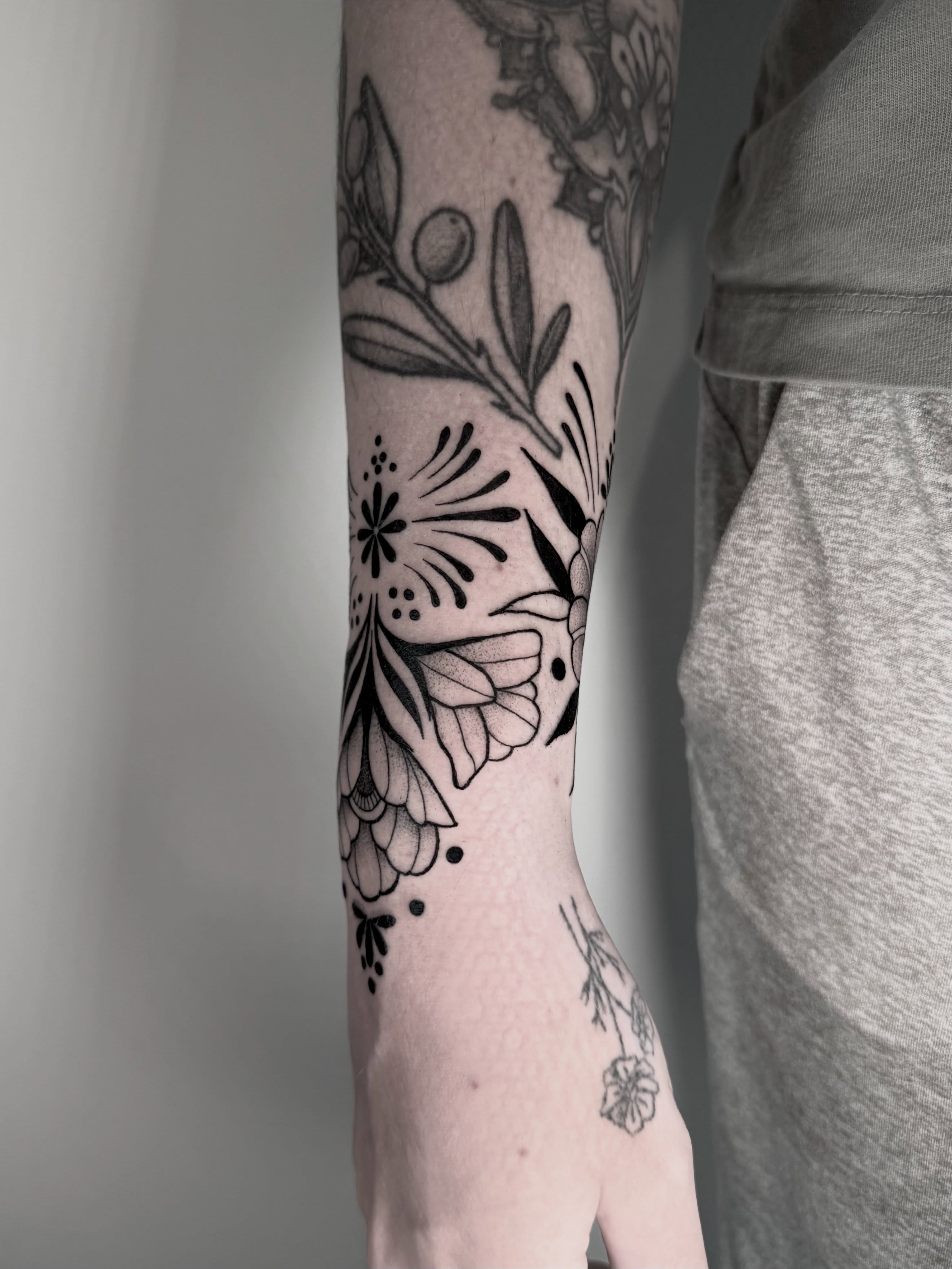 Tattoo by @katepenntattoos โ black_and_grey