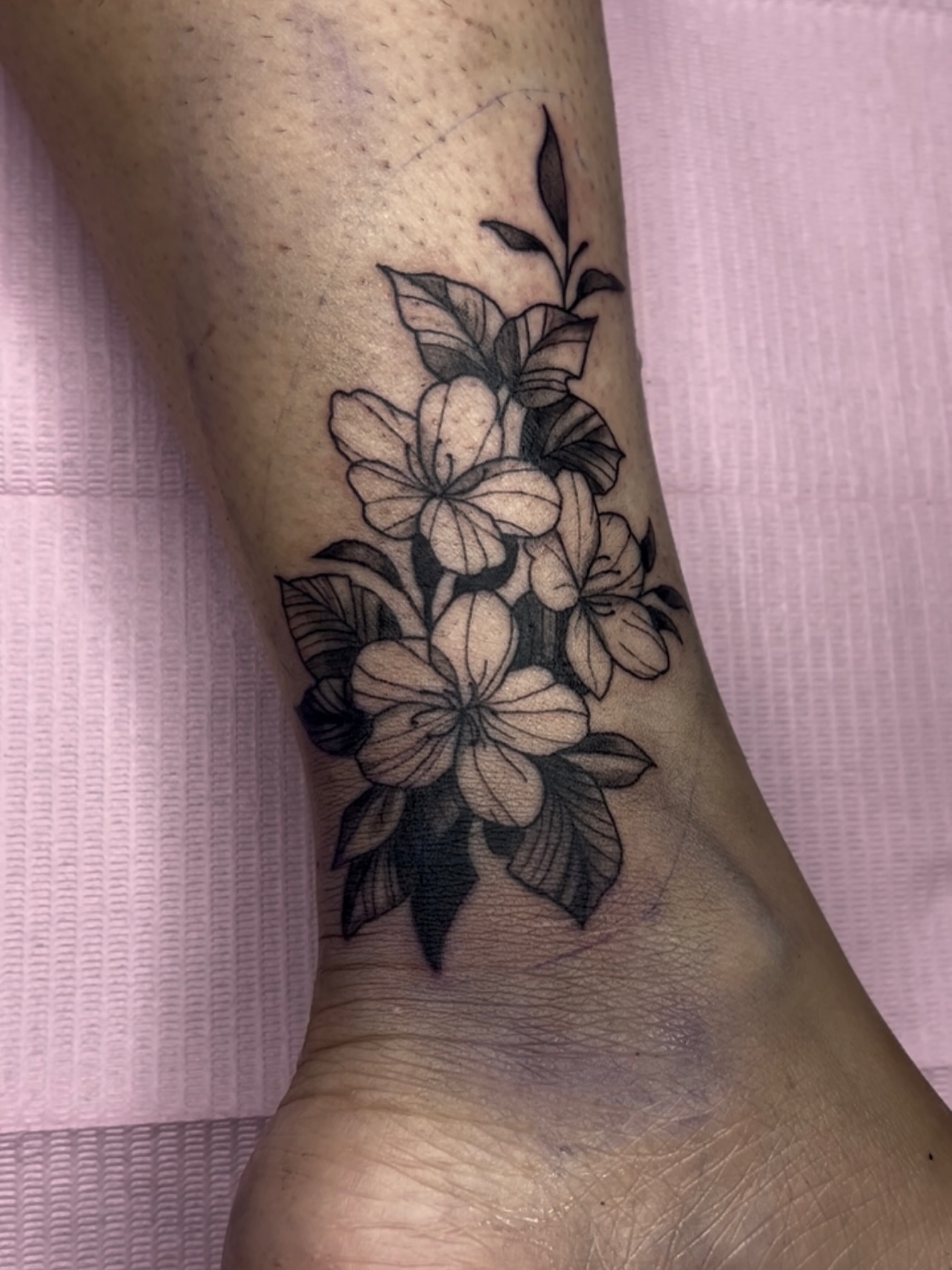 Tattoo by @bee.rose_tattoo — black_and_grey