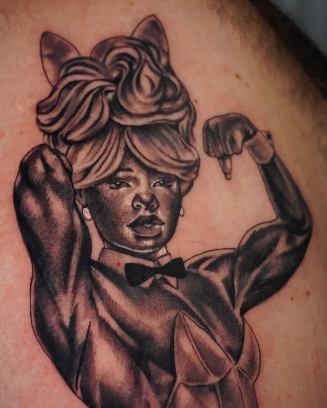 Strong woman flexing black and grey tattoo on the torso by hallow ☣︎ tattoo artist, Philadelphia, Pennsylvania