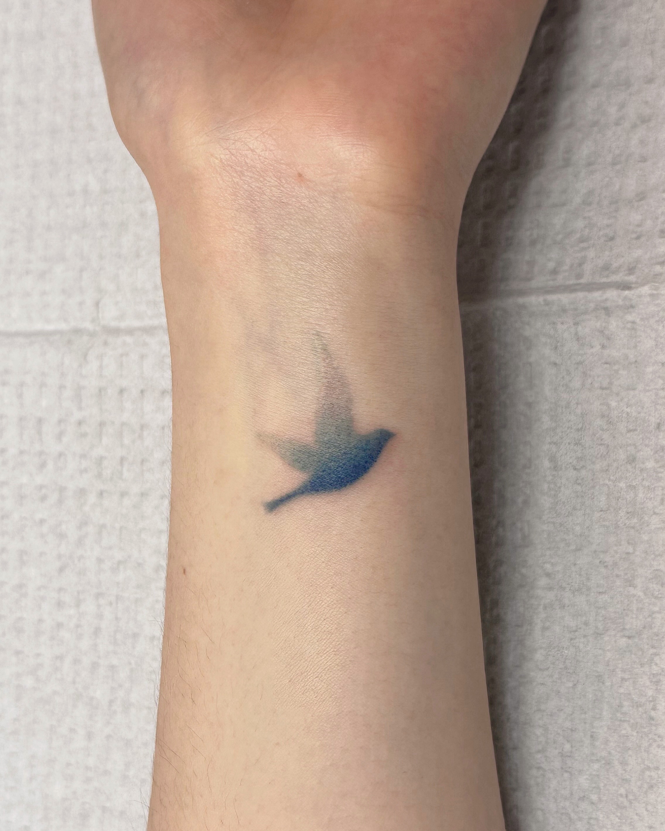 Tattoo by @elsietattoo — minimalist