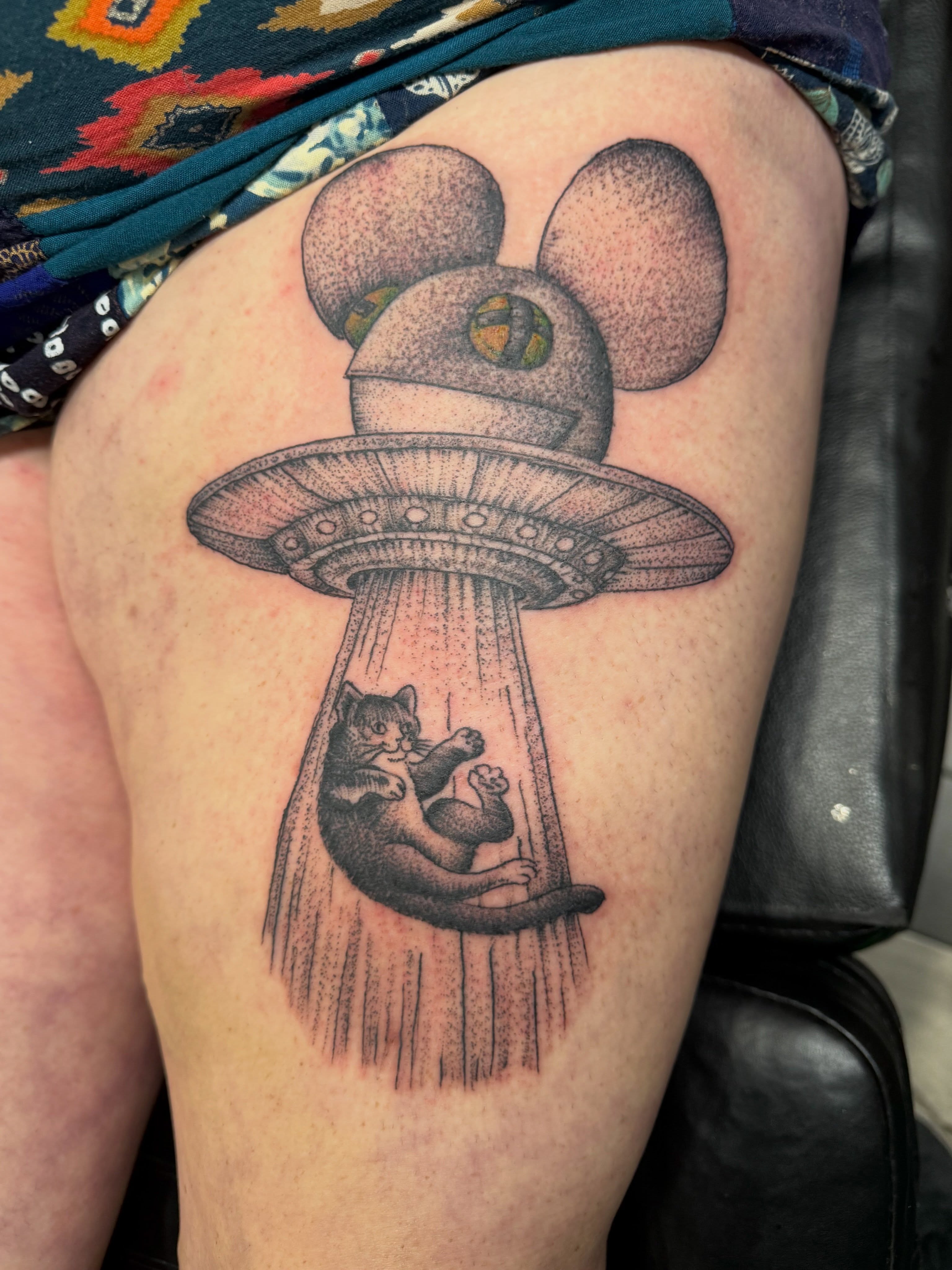 Cat abduction dotwork tattoo on the thigh by Dave Potavin, Erlanger, Kentucky