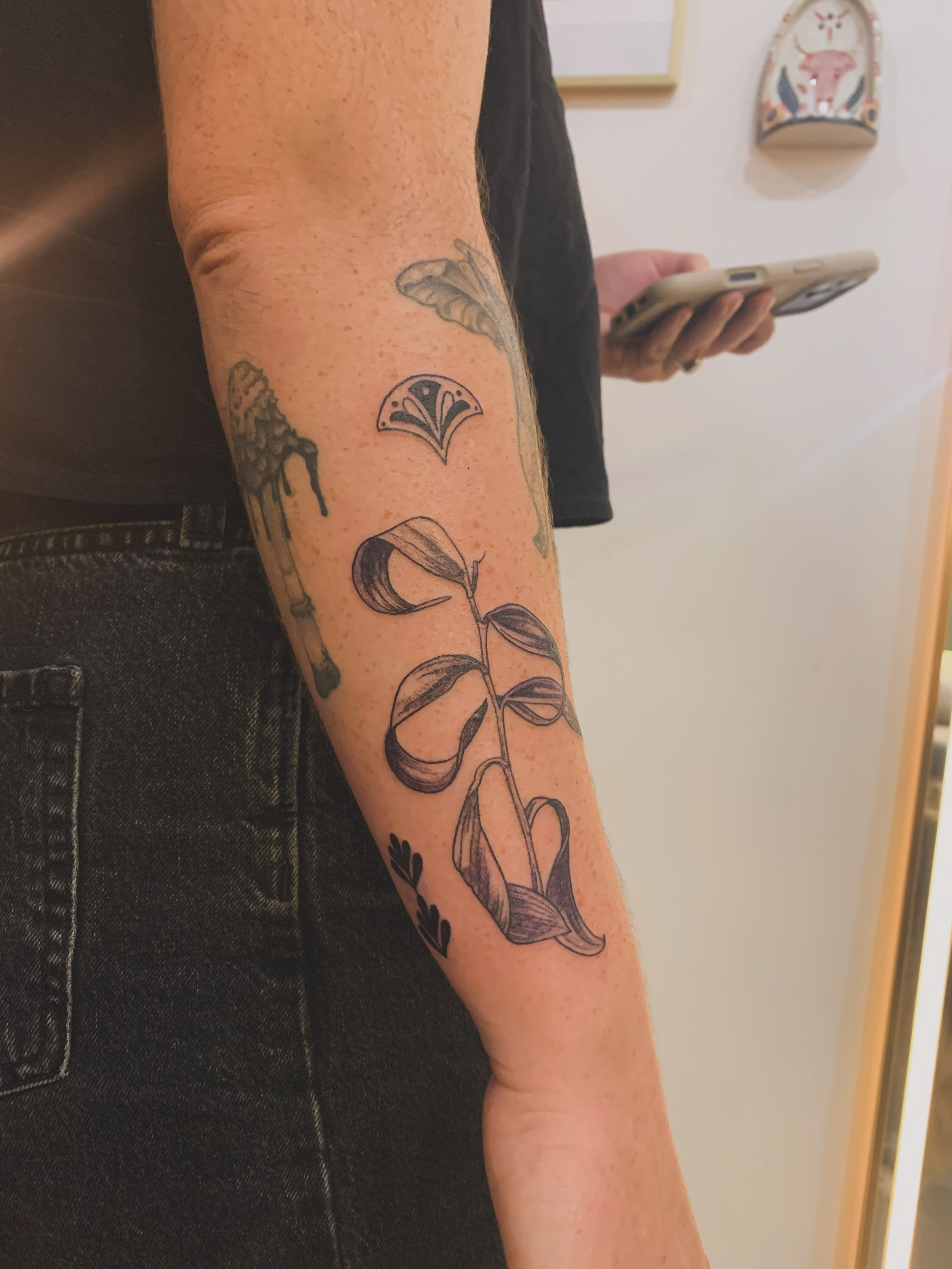 Tattoo by @peripeteiah — black_and_grey