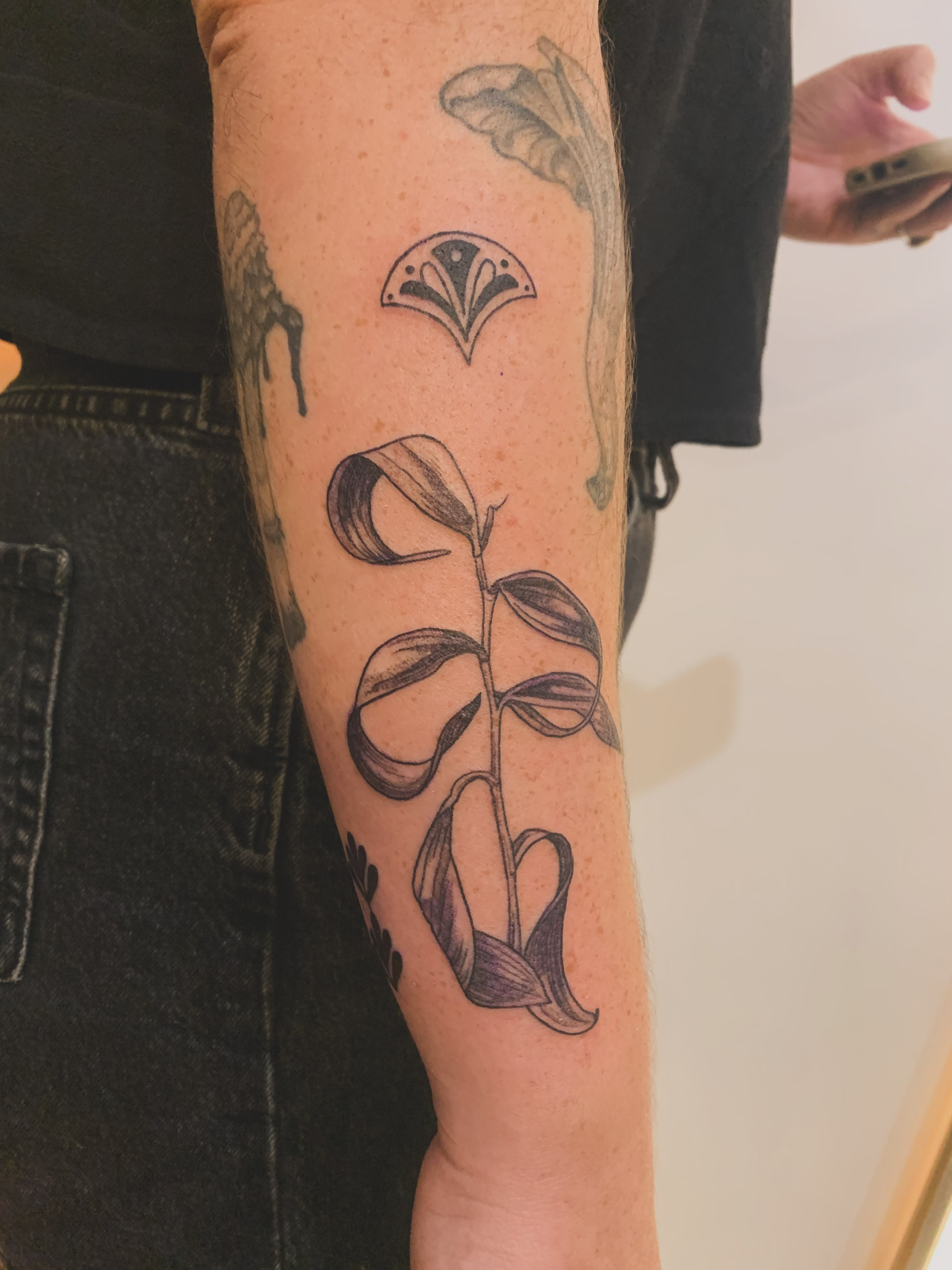 Tattoo by @peripeteiah — black_and_grey