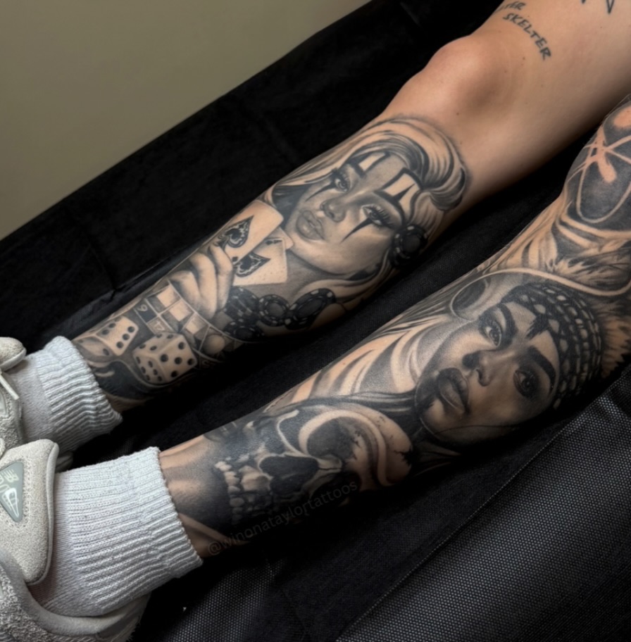 Woman realism tattoo on the forearm by 𝒲𝒾𝓃𝑜𝓃𝒶