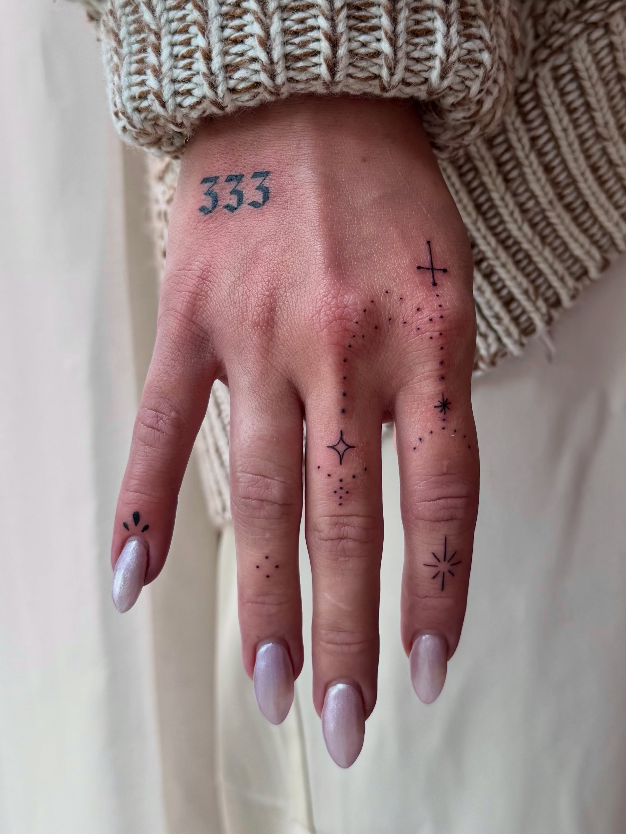 Tattoo by @daintydetailsbyalyssa — dotwork