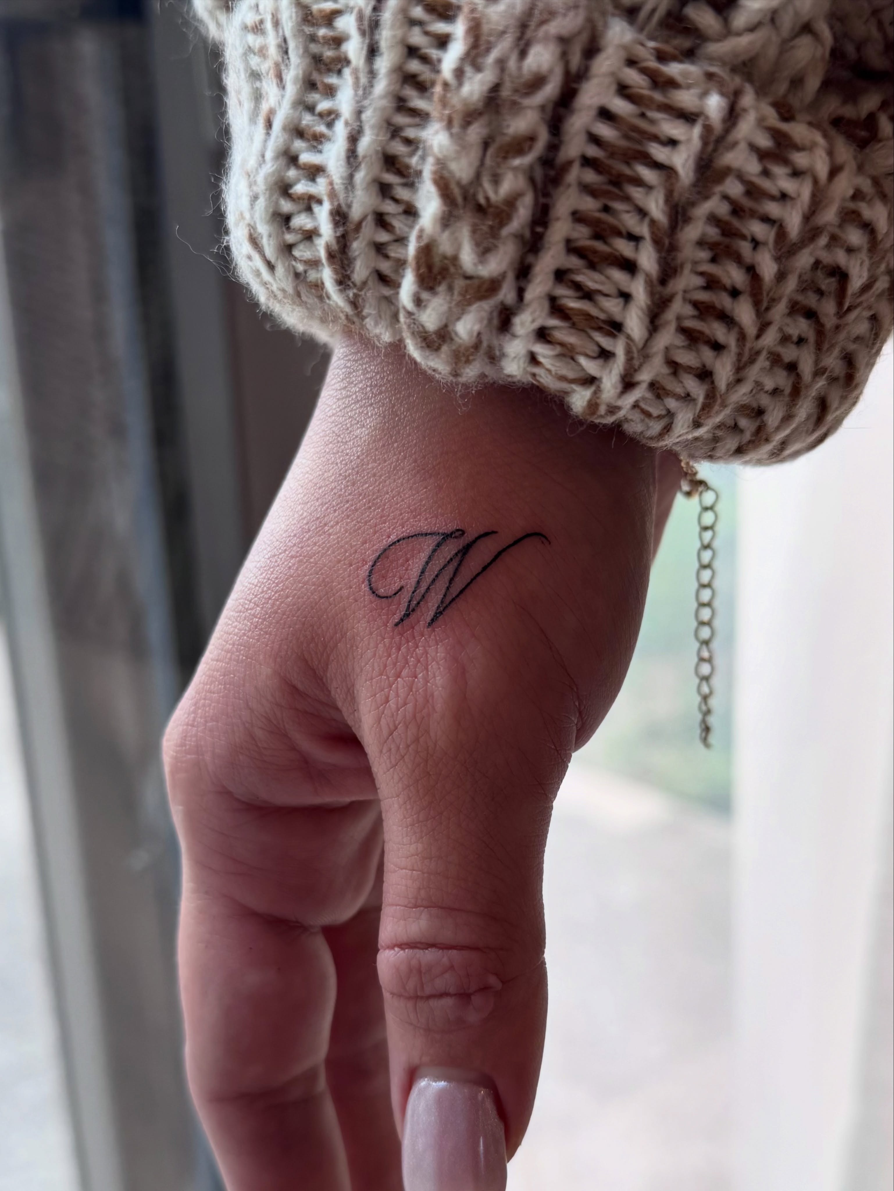 Tattoo by @daintydetailsbyalyssa — fine_line