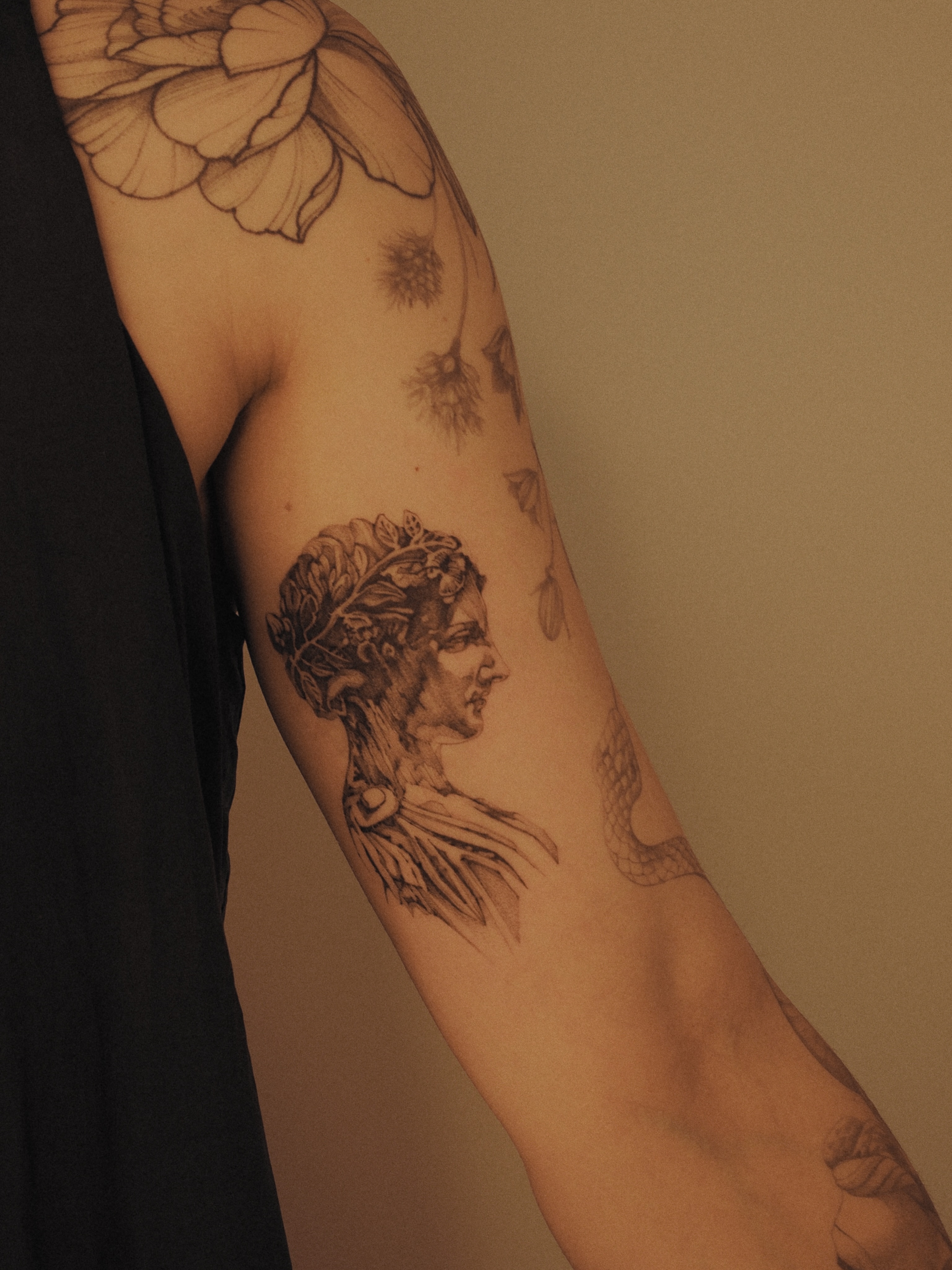 Tattoo by @yuyutattoo — black_and_grey, realism