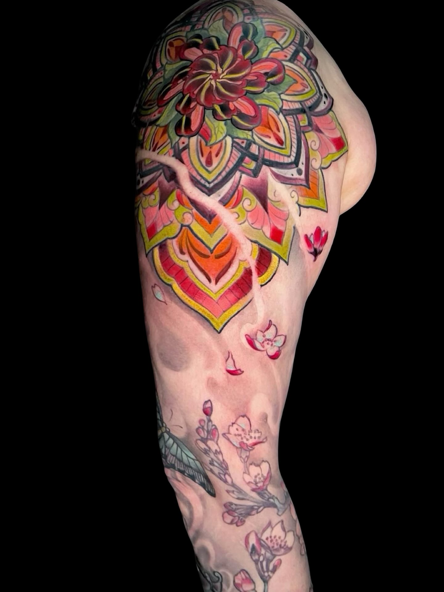 Tattoo by @tattoosbymissamanda — american_traditional, geometric