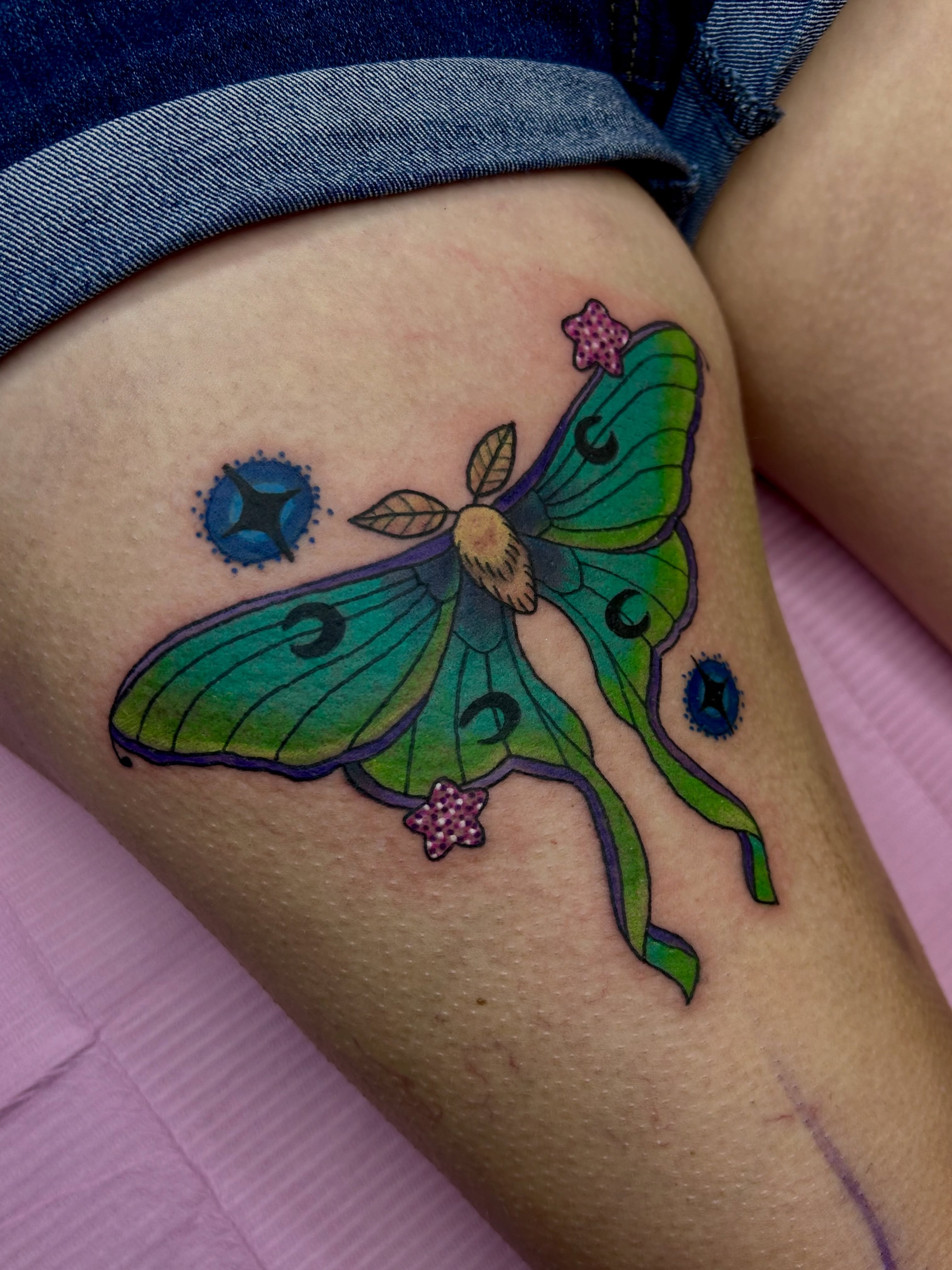 Tattoo by @bee.rose_tattoo — new_school, illustrative