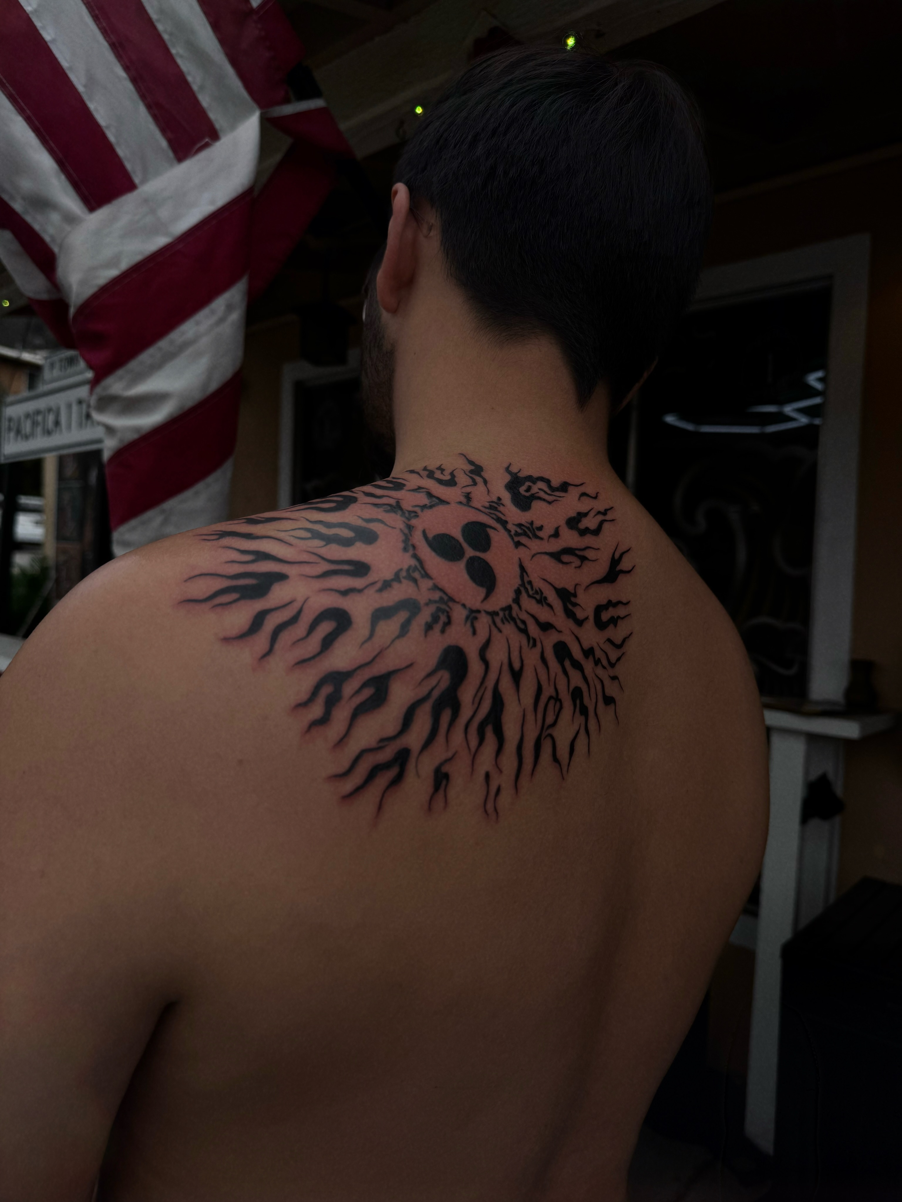Flaming skull neo-traditional tattoo on the back by 🕸️EC🥷🏼🌁🇲🇽🕸️