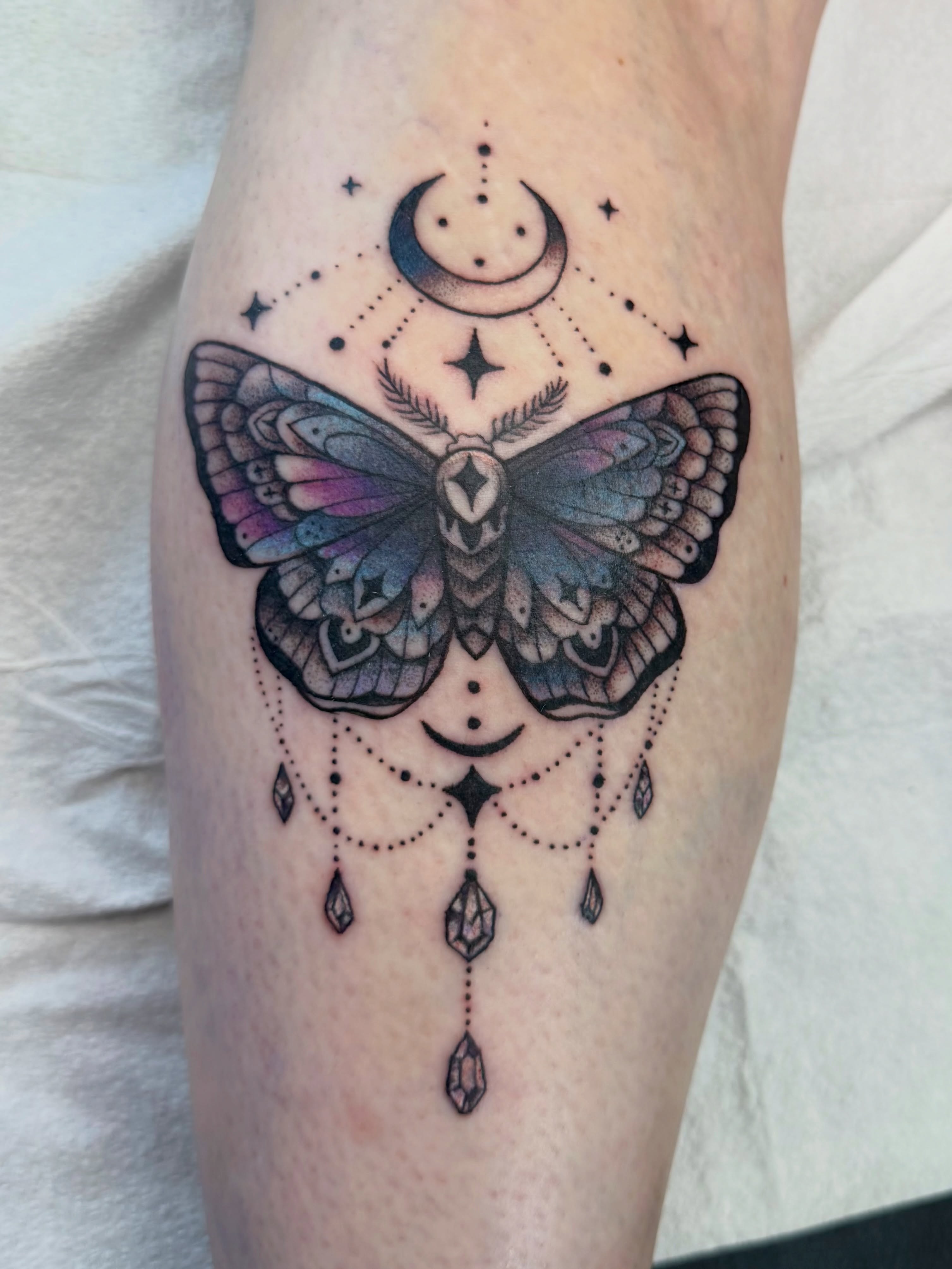 Tattoo by @marla_tattoo — dotwork, geometric