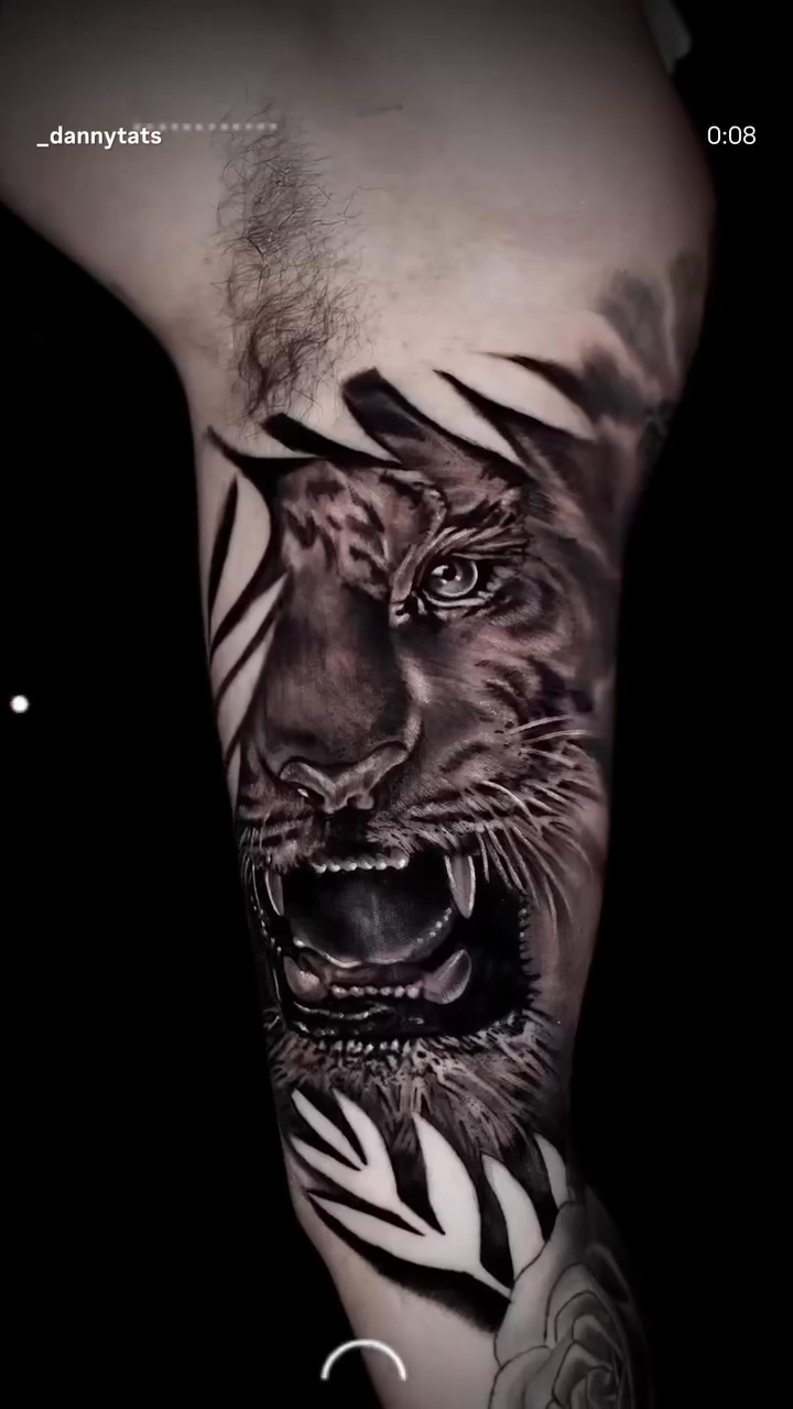 Tattoo work at Tatak International Tatu Expo 2026