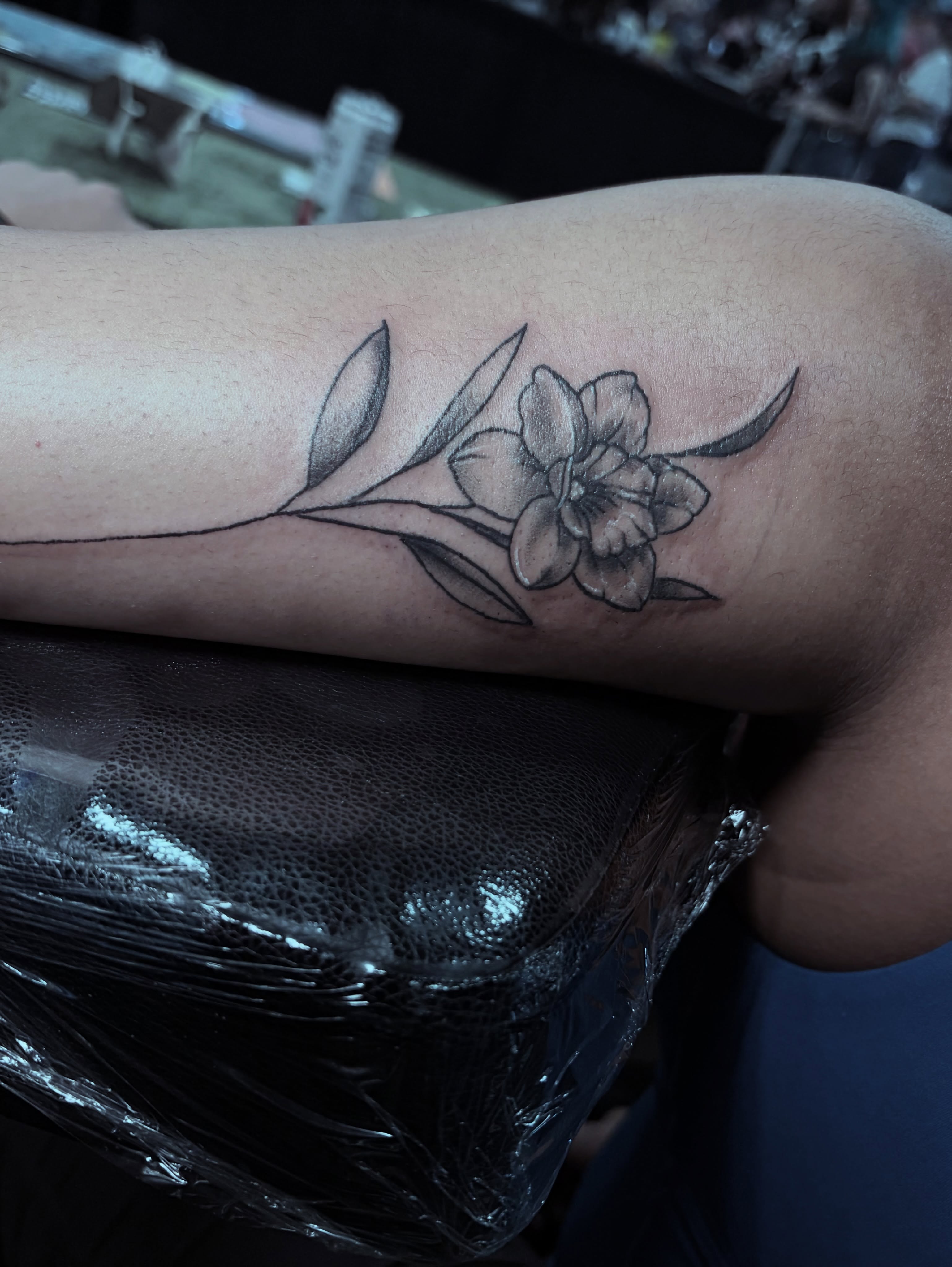 Tattoo by @carlentatooine — black_and_grey
