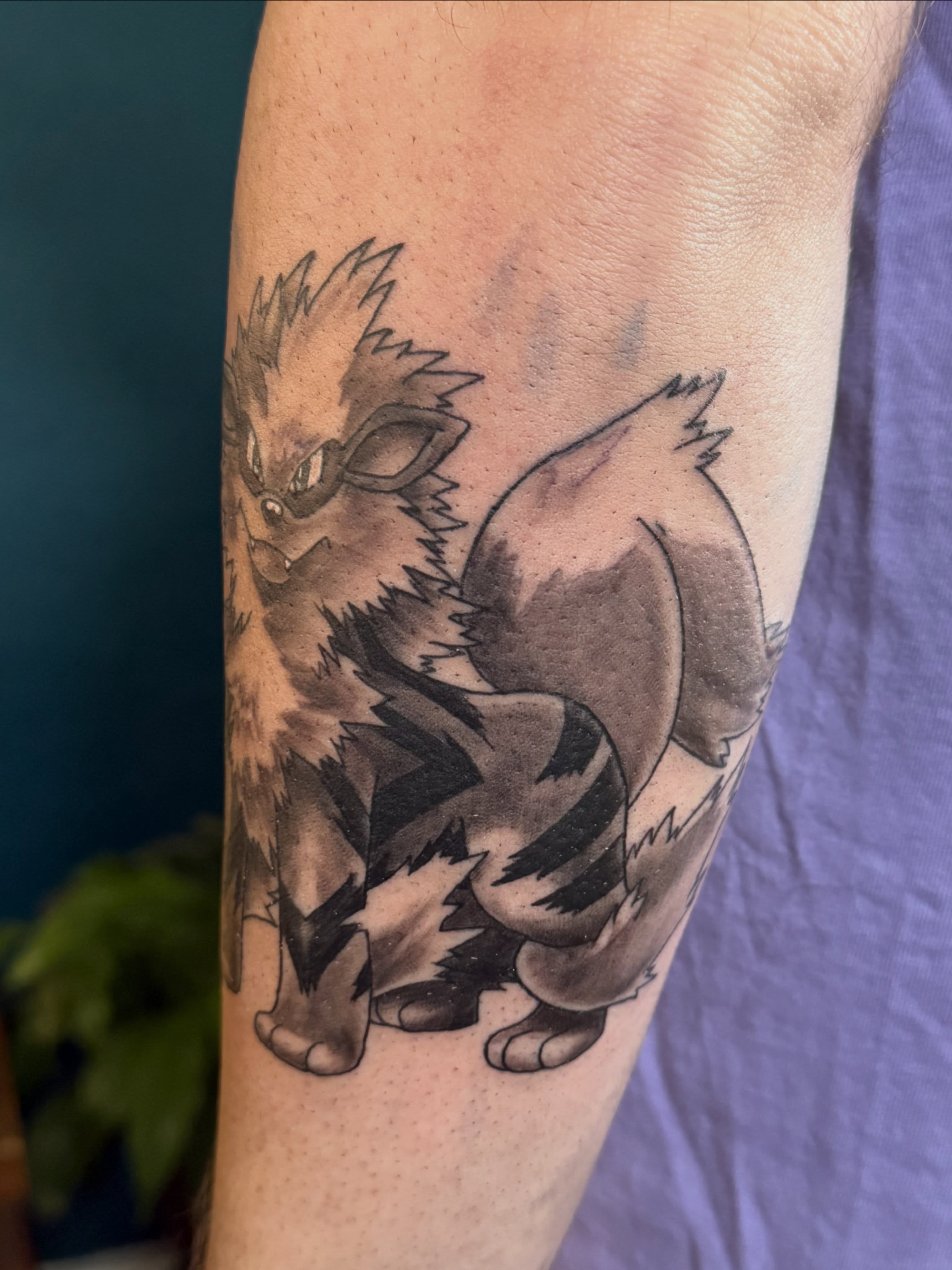 Tattoo by @jenniweer — black_and_grey