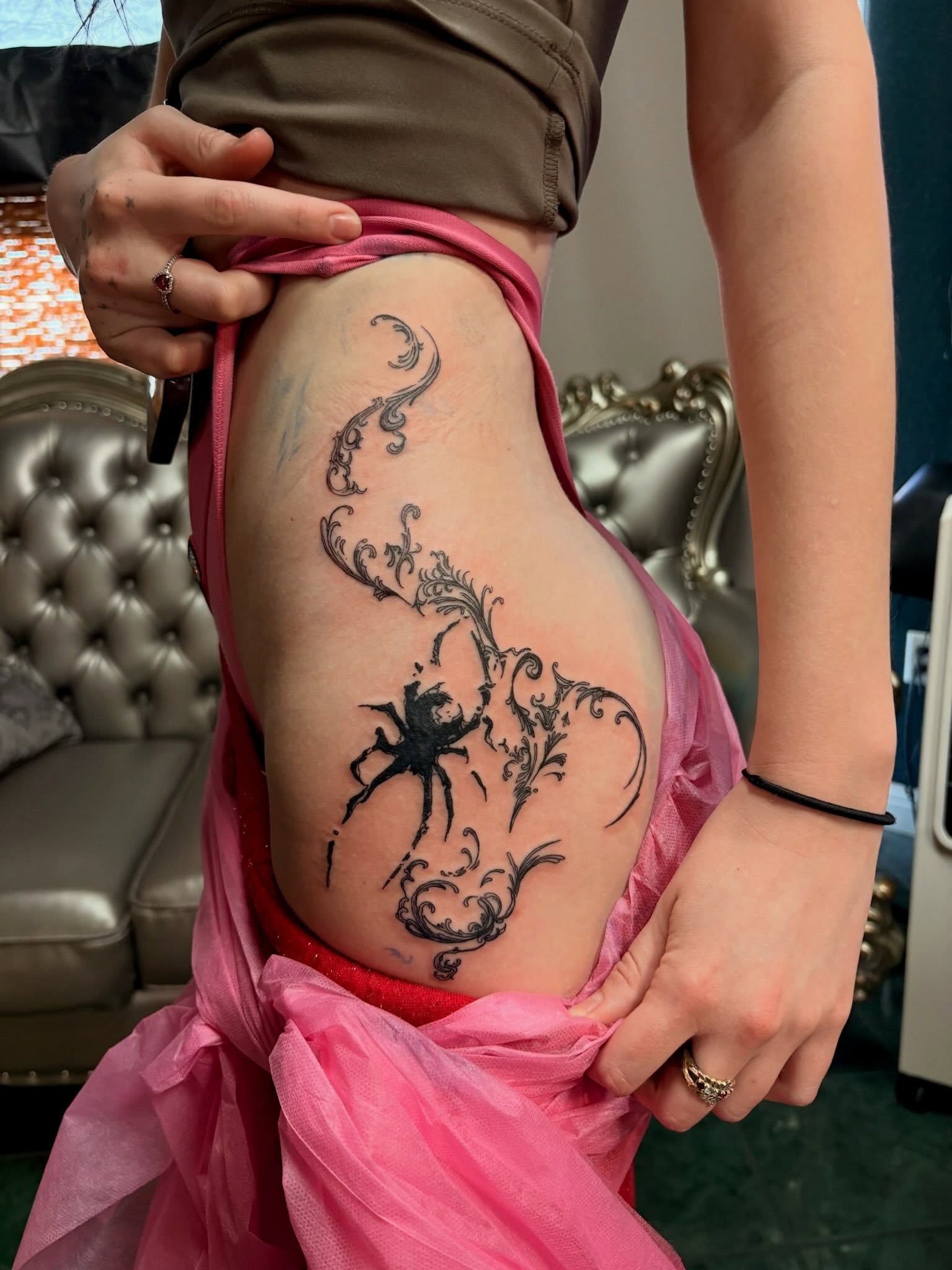 Spider black and grey tattoo on the thigh by tati 🇬🇺🇵🇭