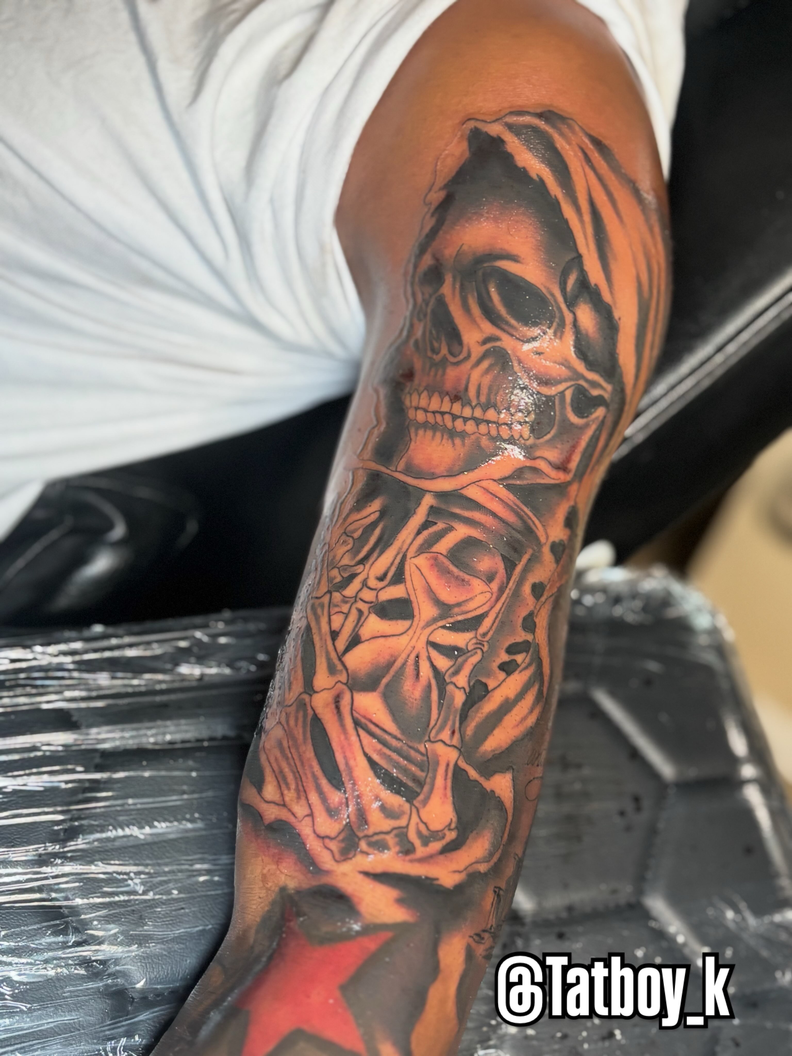 Skull realism tattoo on the forearm by Mr.K