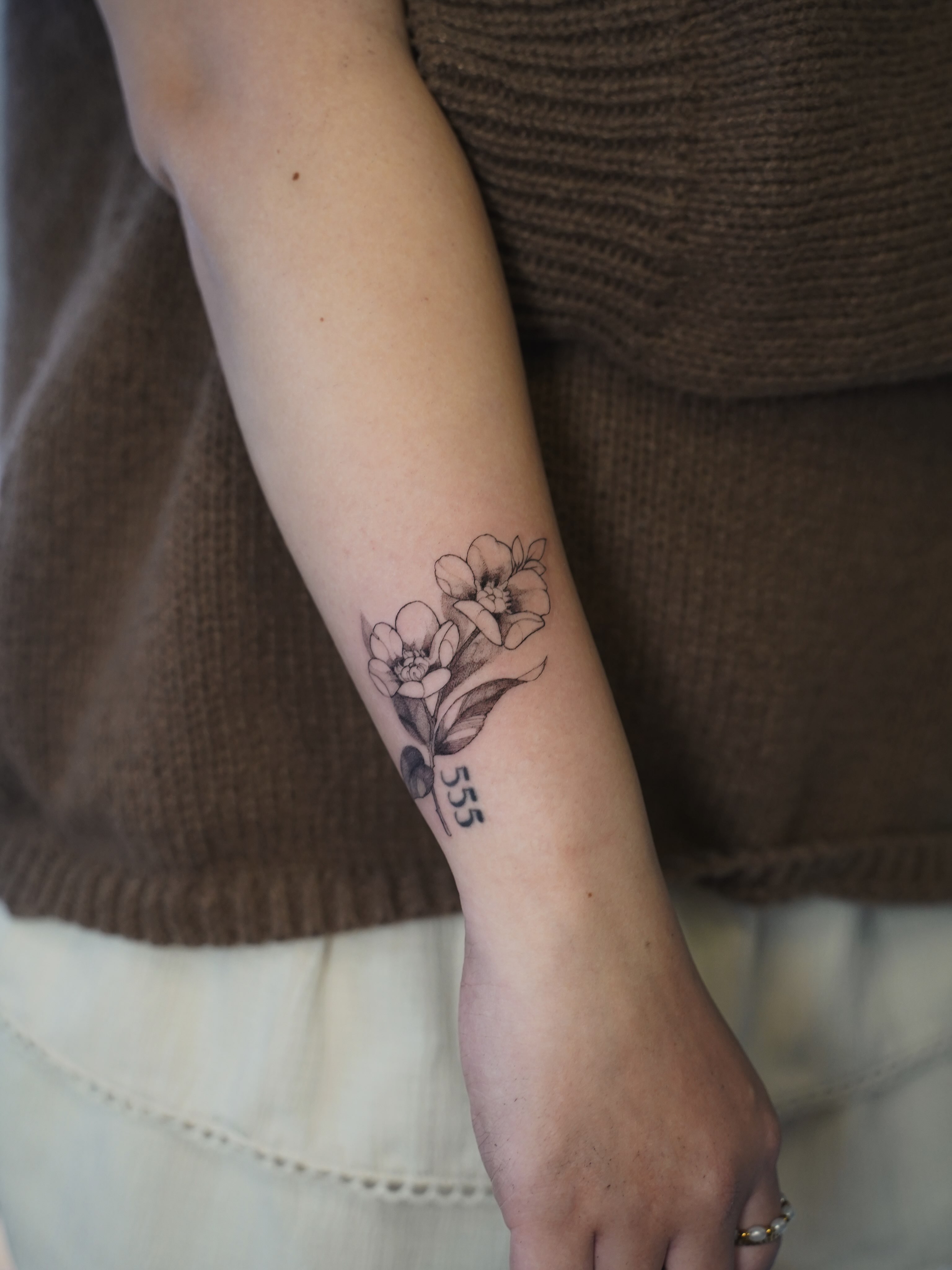 Tattoo by @emmaleetattoo — black_and_grey