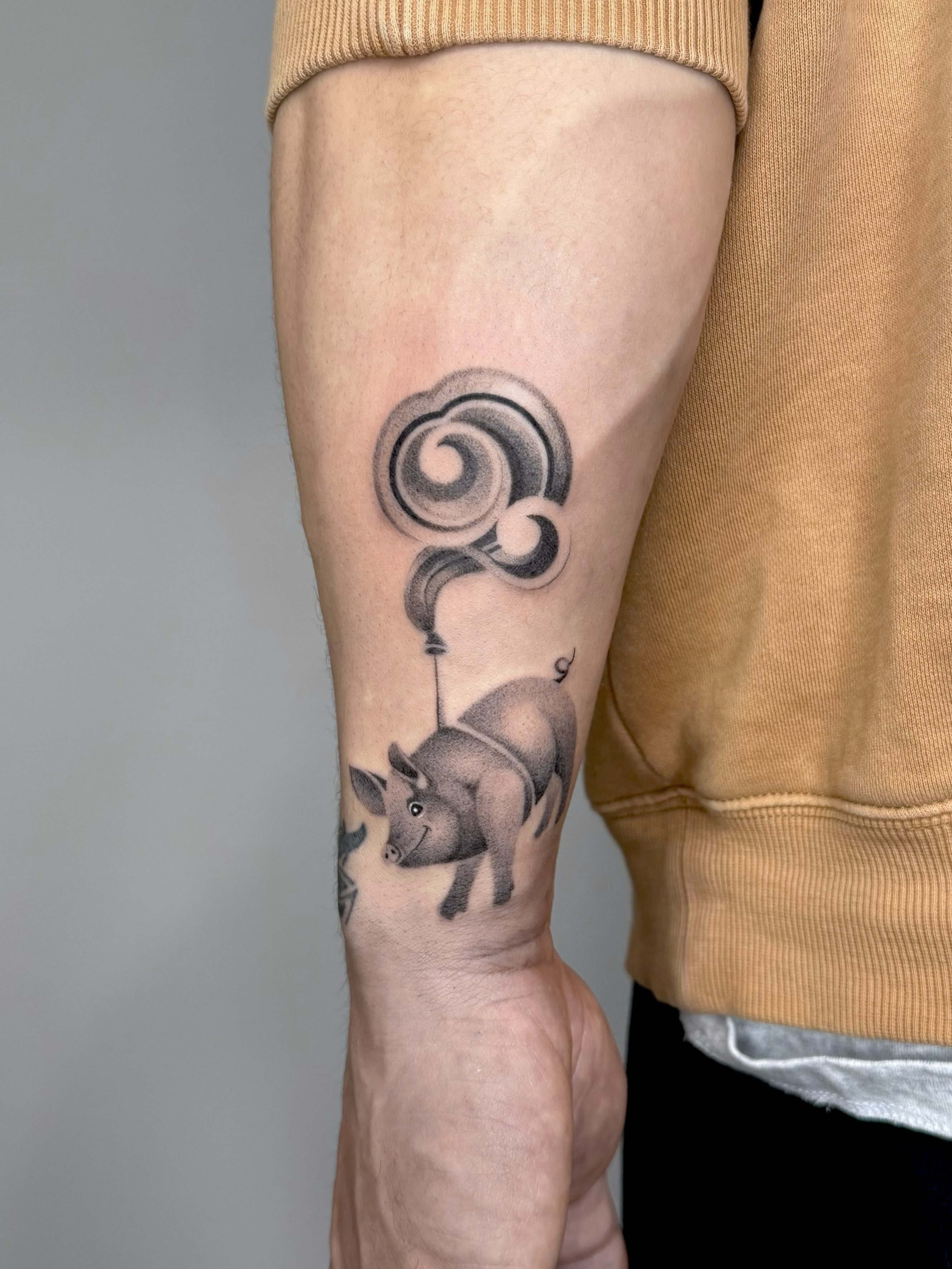 Tattoo by @sunvysideup — dotwork, realism
