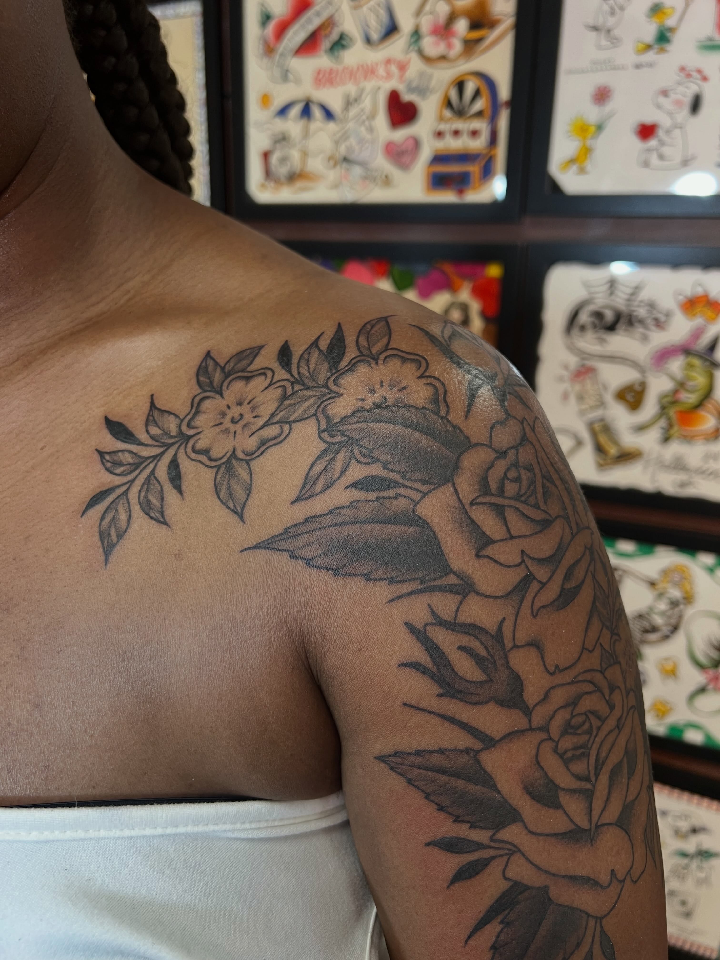 Tattoo by @queenetattoos — black_and_grey
