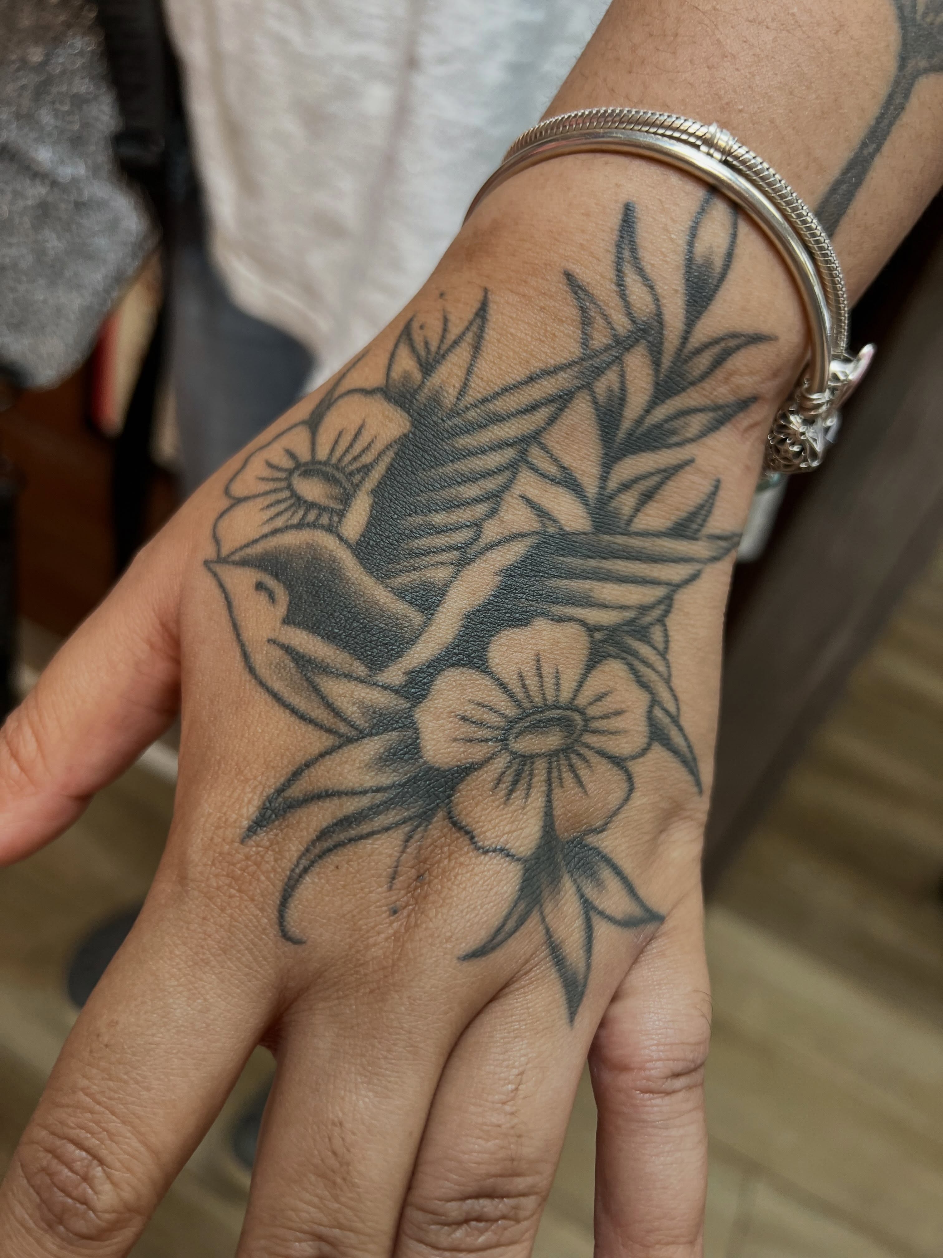 Tattoo by @queenetattoos — black_and_grey