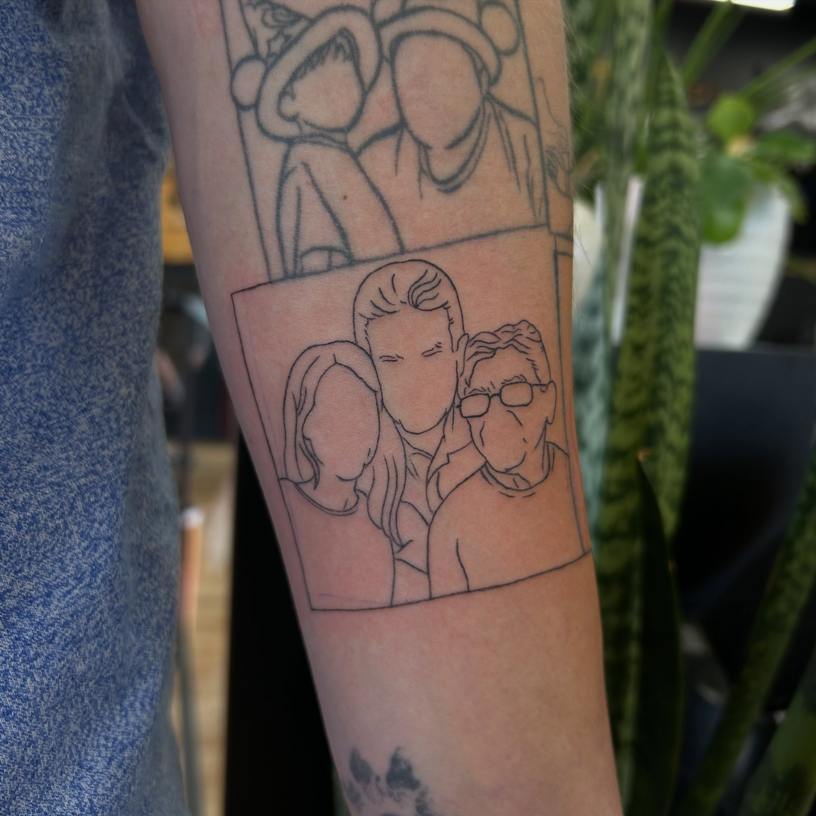 Tattoo by @chloe.mari_ink — black_and_grey, minimalist