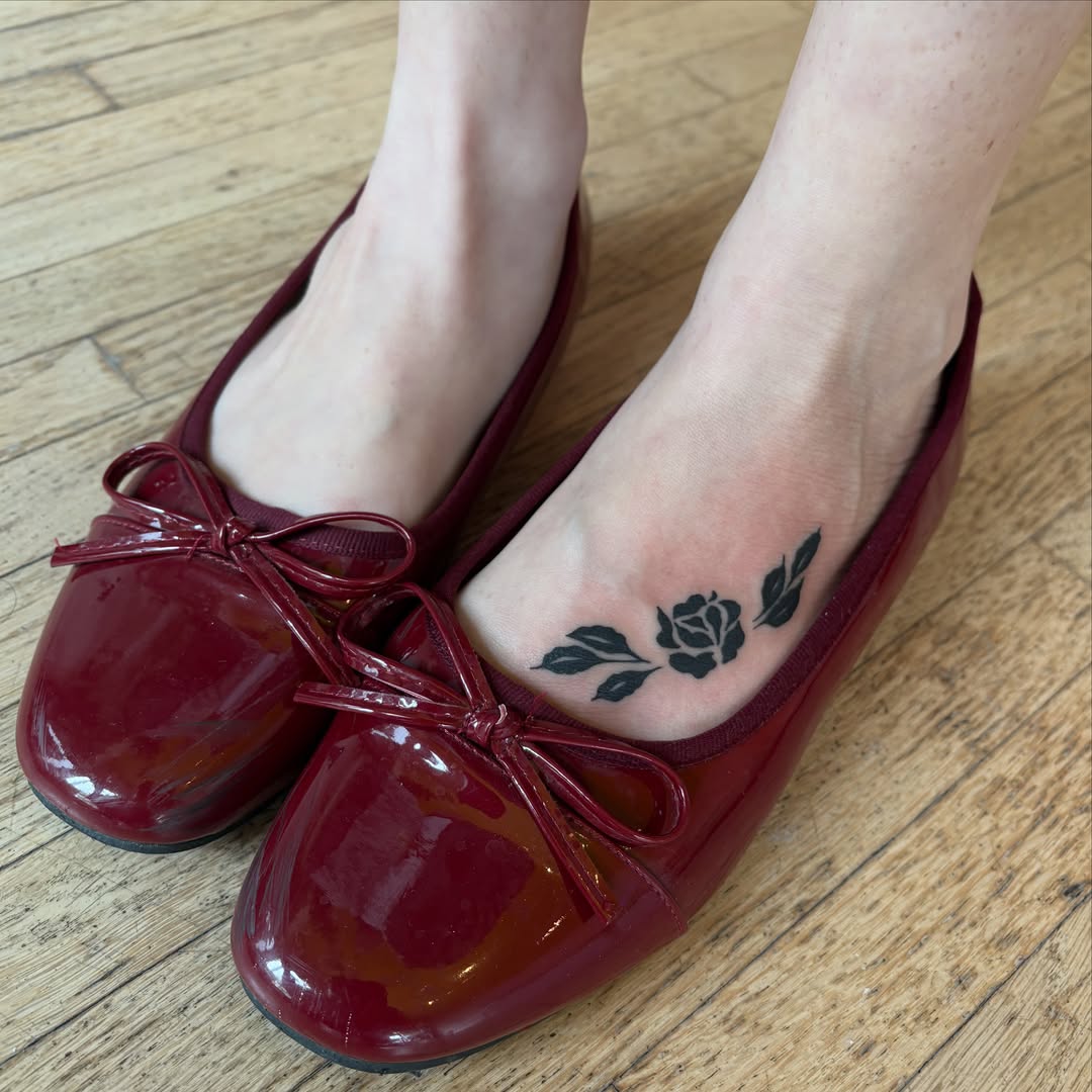 Tattoo by @alliemoontattoo — black_and_grey