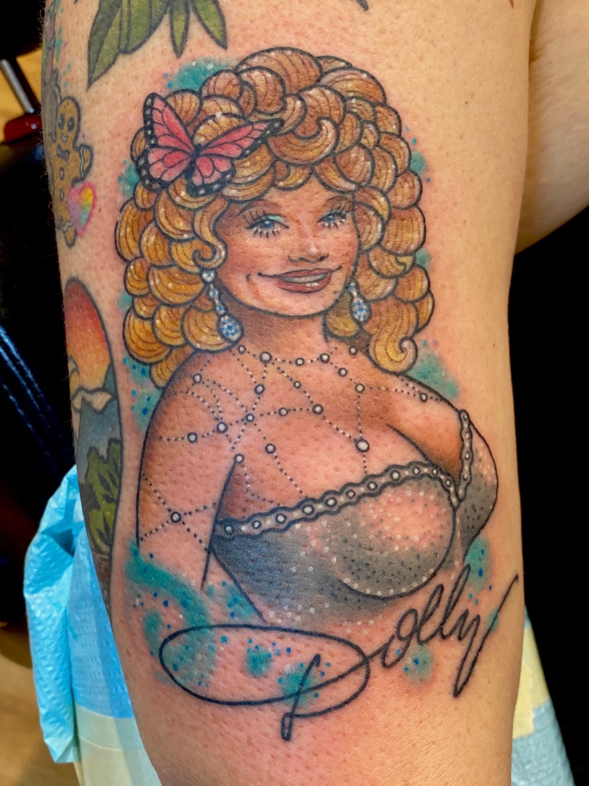 Tattoo by @amydooz — dotwork, watercolor