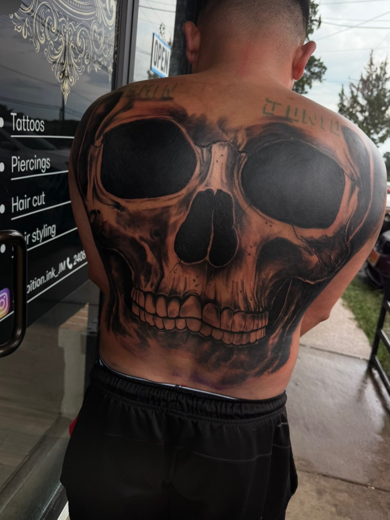 Tattoo by @el_enano_tatto — black_and_grey