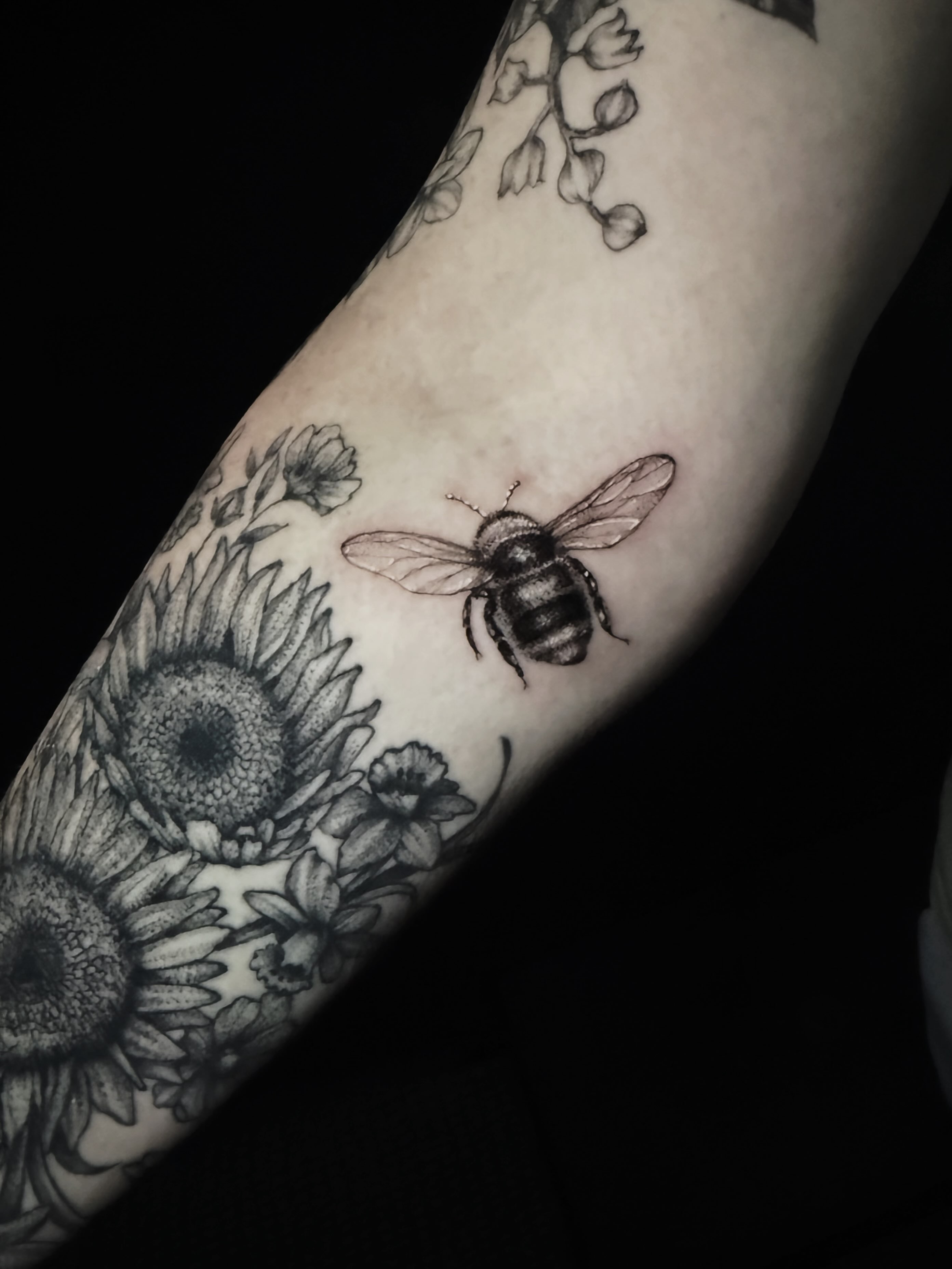 Tattoo by @shengguevaratattoos — black_and_grey, realism