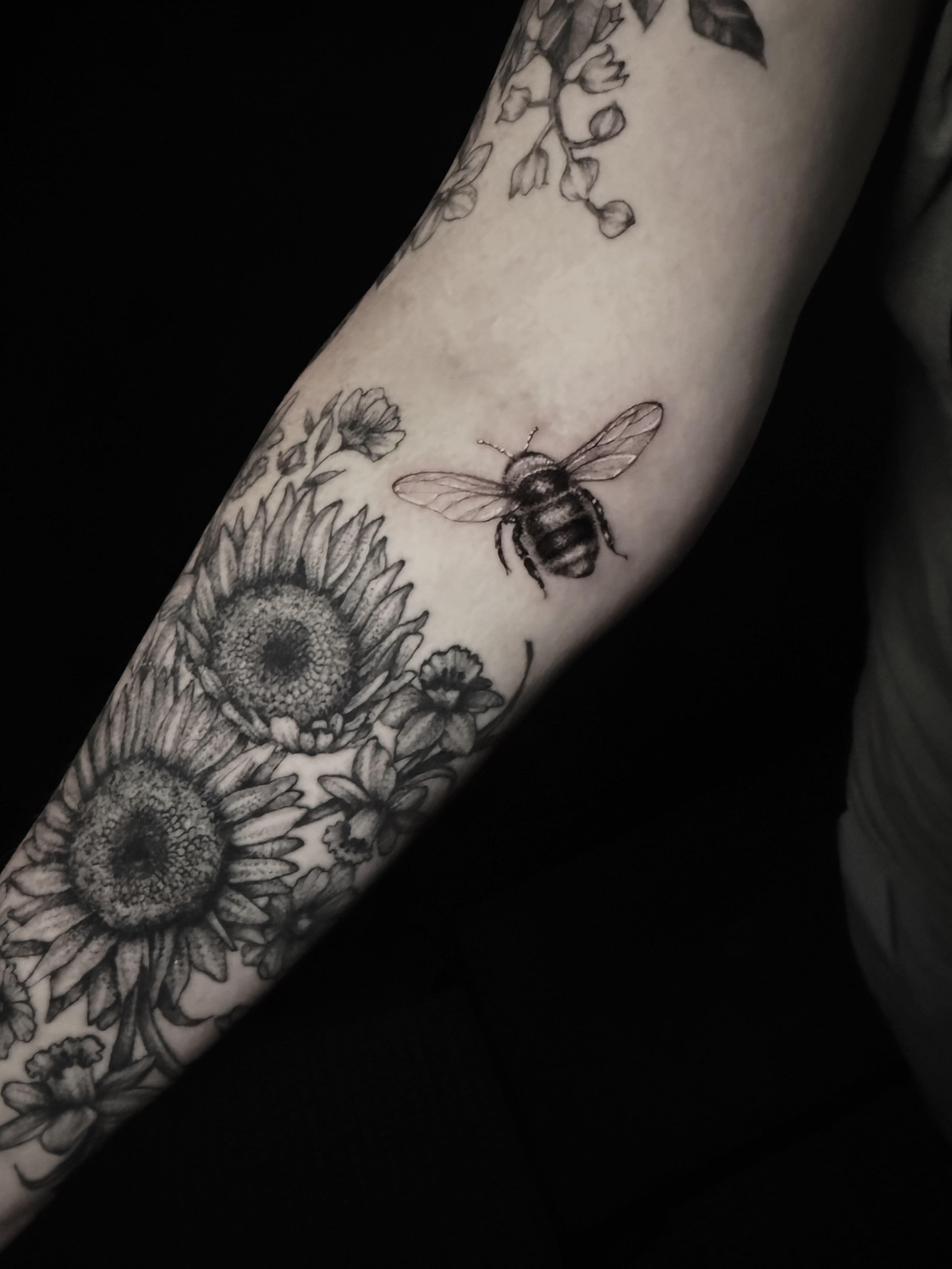 Tattoo by @shengguevaratattoos — black_and_grey, realism