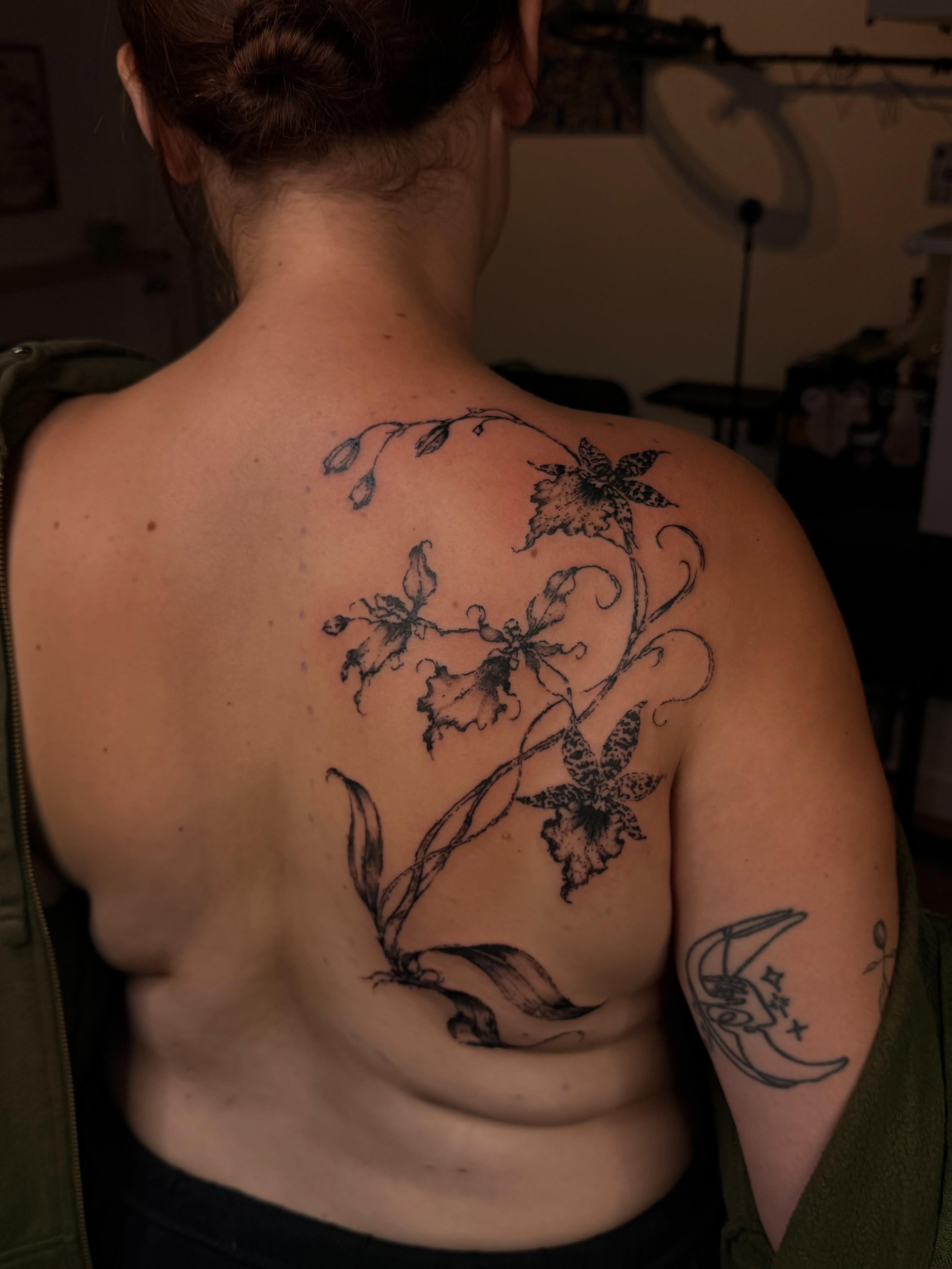 Floral design black and grey tattoo on the back by Babymaxy Inks Llc