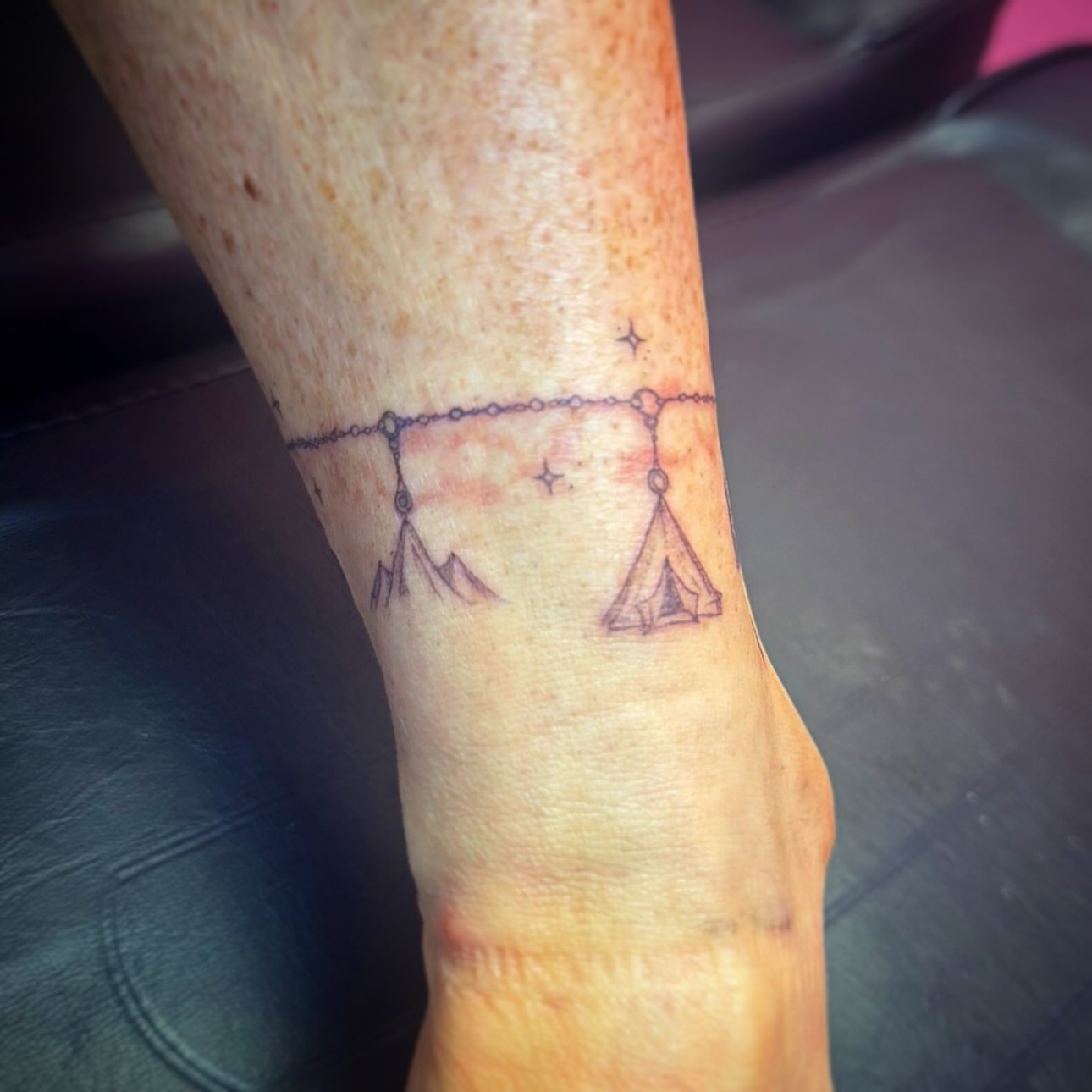 Tattoo by @evolveink.tattoos — minimalist