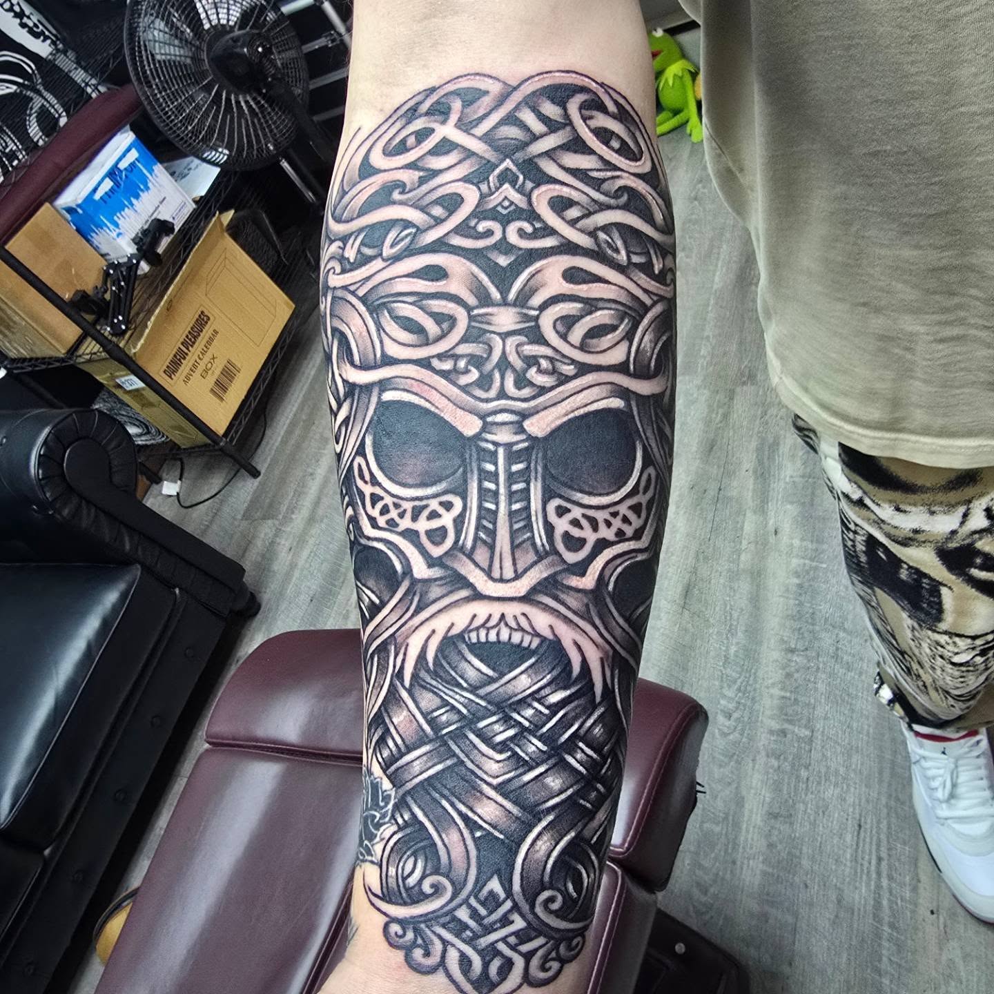 Tattoo by @david_winn_tattoos — black_and_grey, geometric
