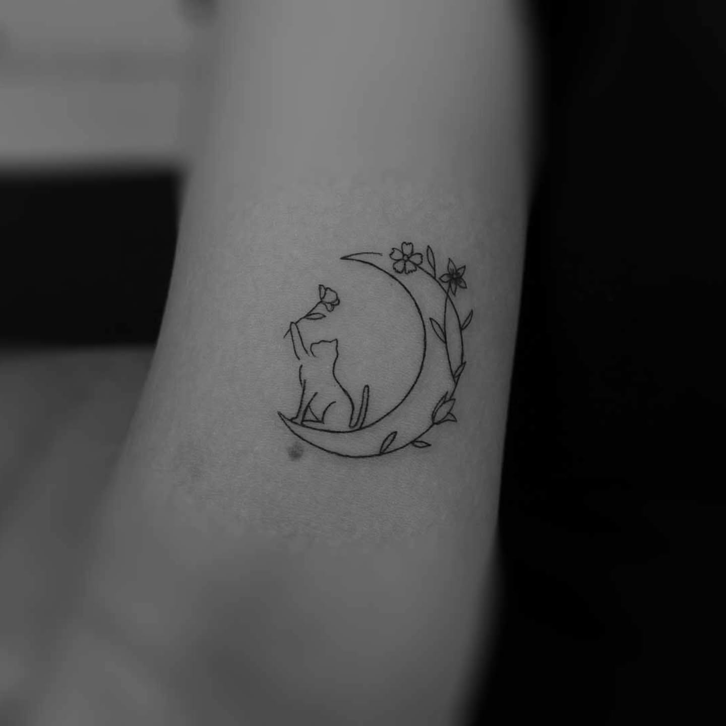 Tattoo by @gorae_tattoo — fine_line, minimalist