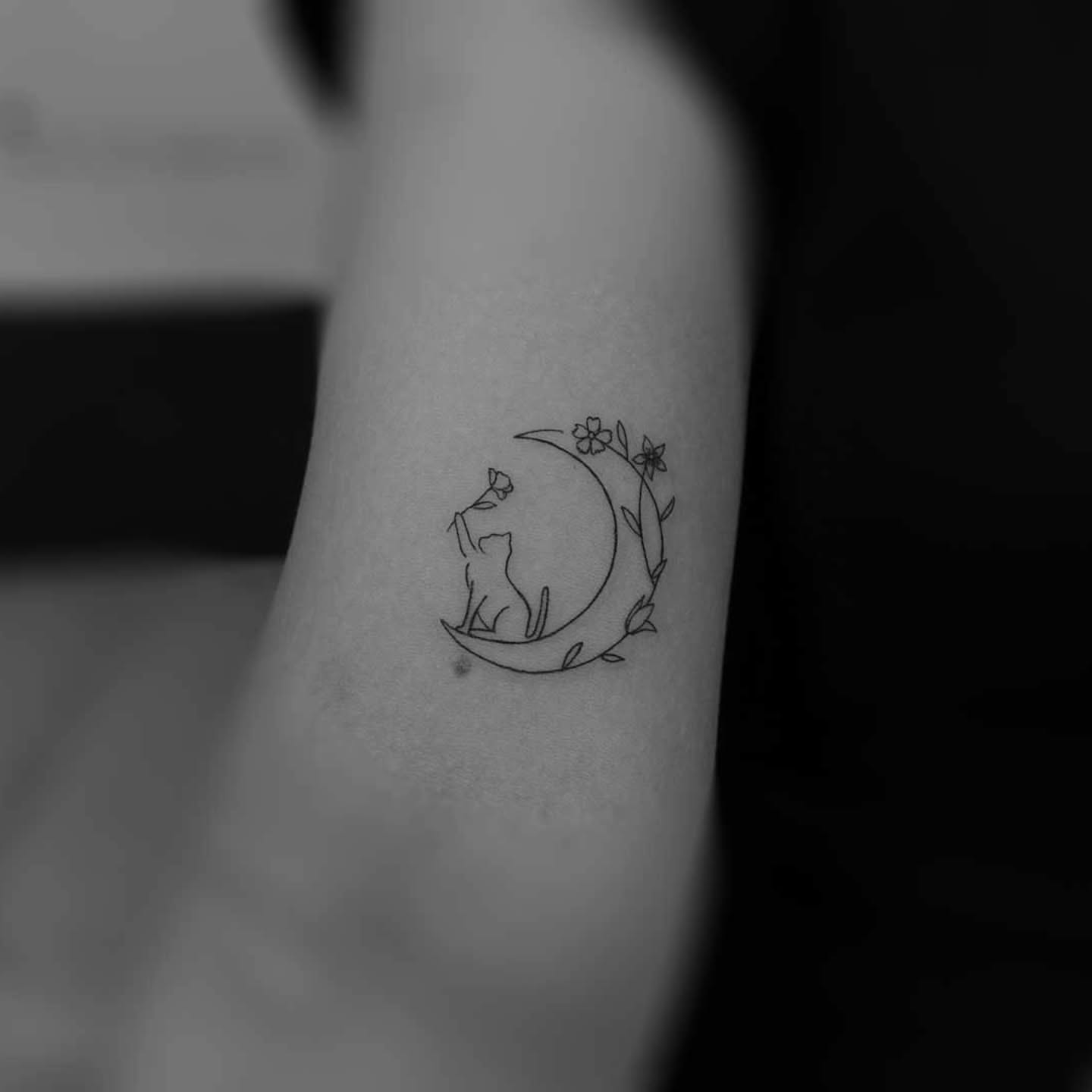 Tattoo by @gorae_tattoo — fine_line, minimalist