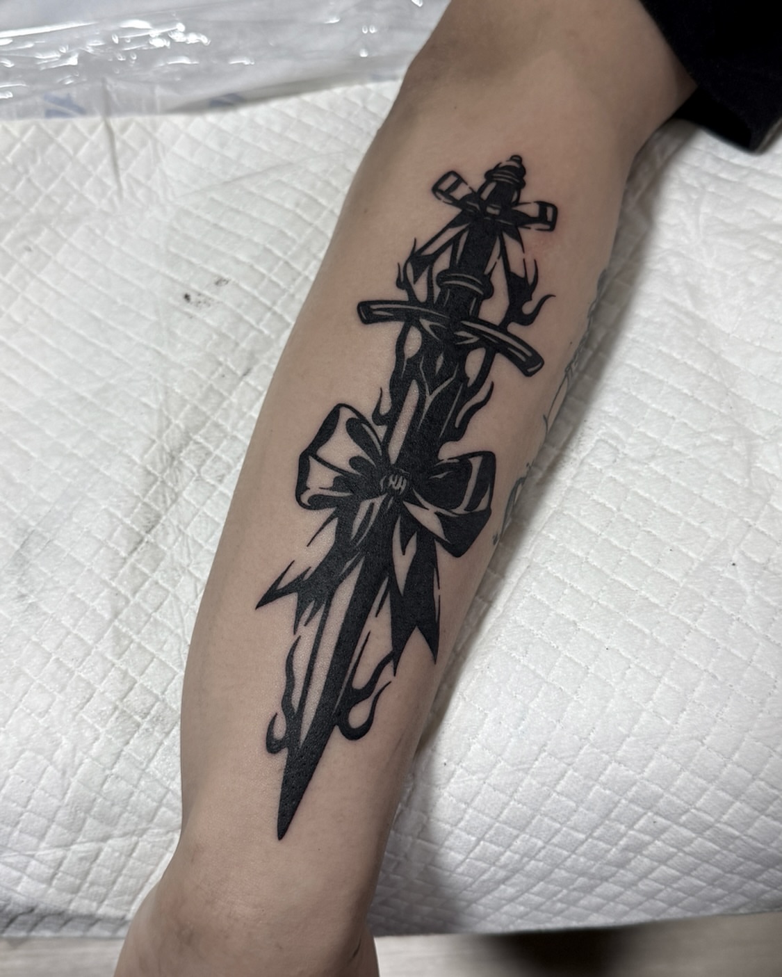 Tattoo by @roniblack_tt — black_and_grey